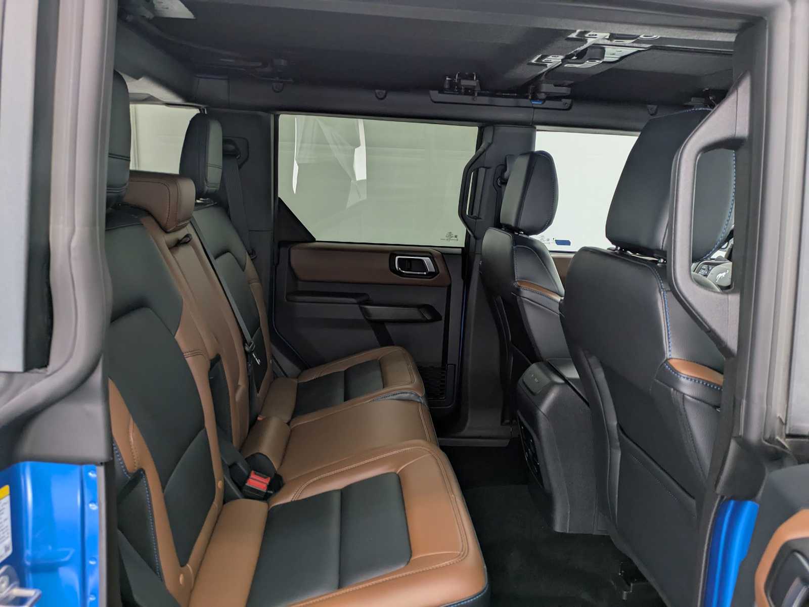 2024 Ford Bronco Outer Banks 21
