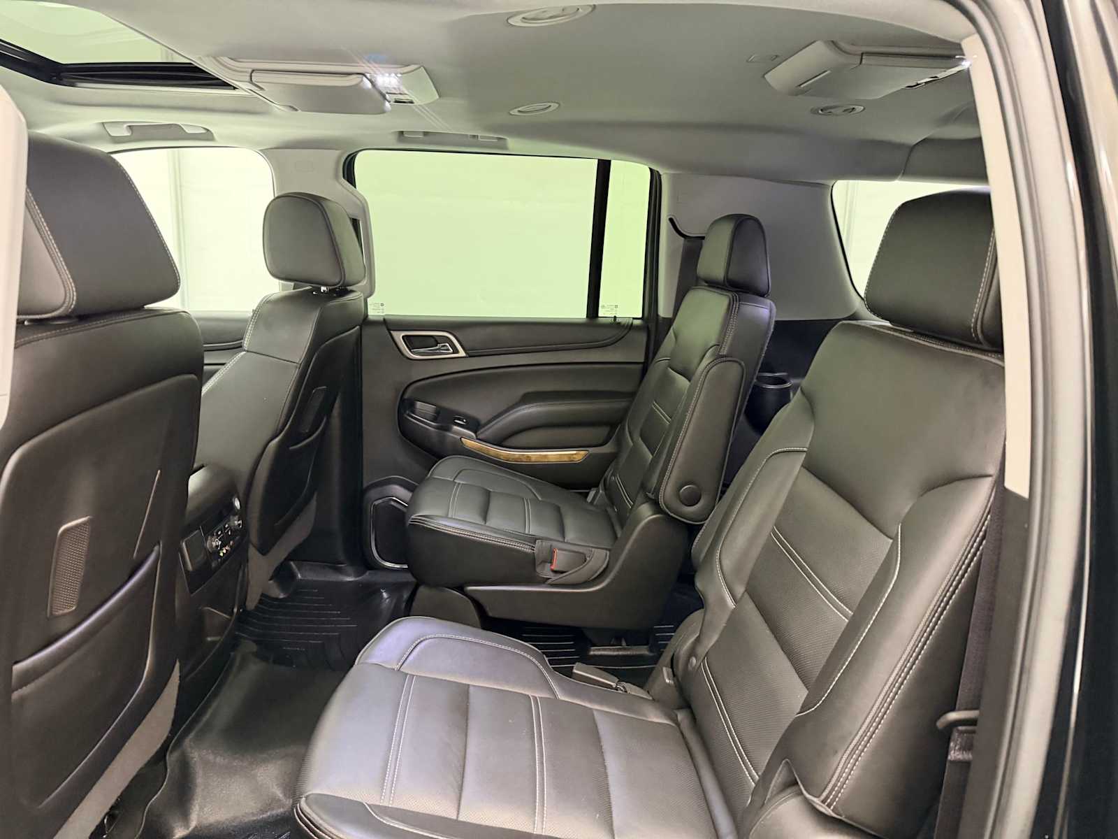 Thumbnail: 2016 GMC Yukon XL - 19