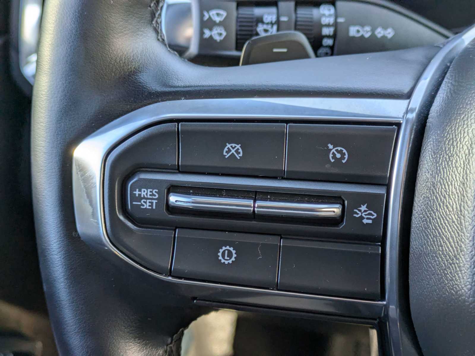 Thumbnail: 2025 GMC Acadia - 24