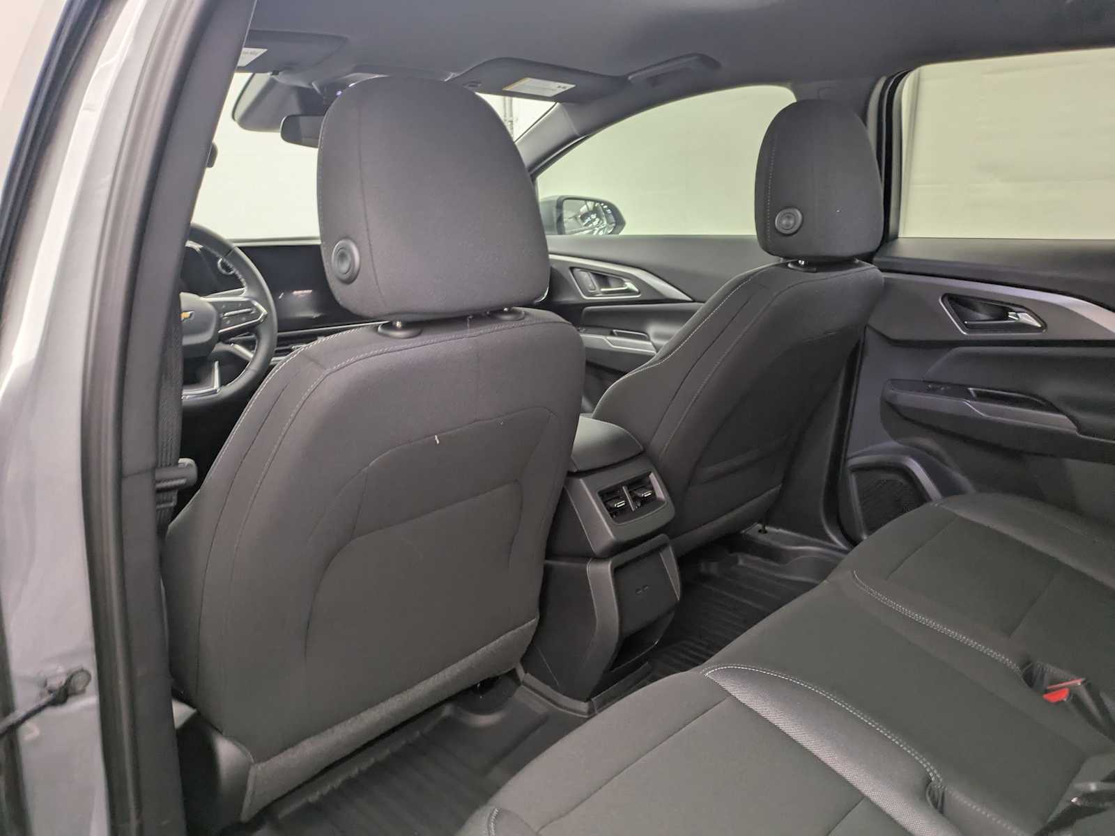 Thumbnail: 2026 Chevrolet Equinox - 18