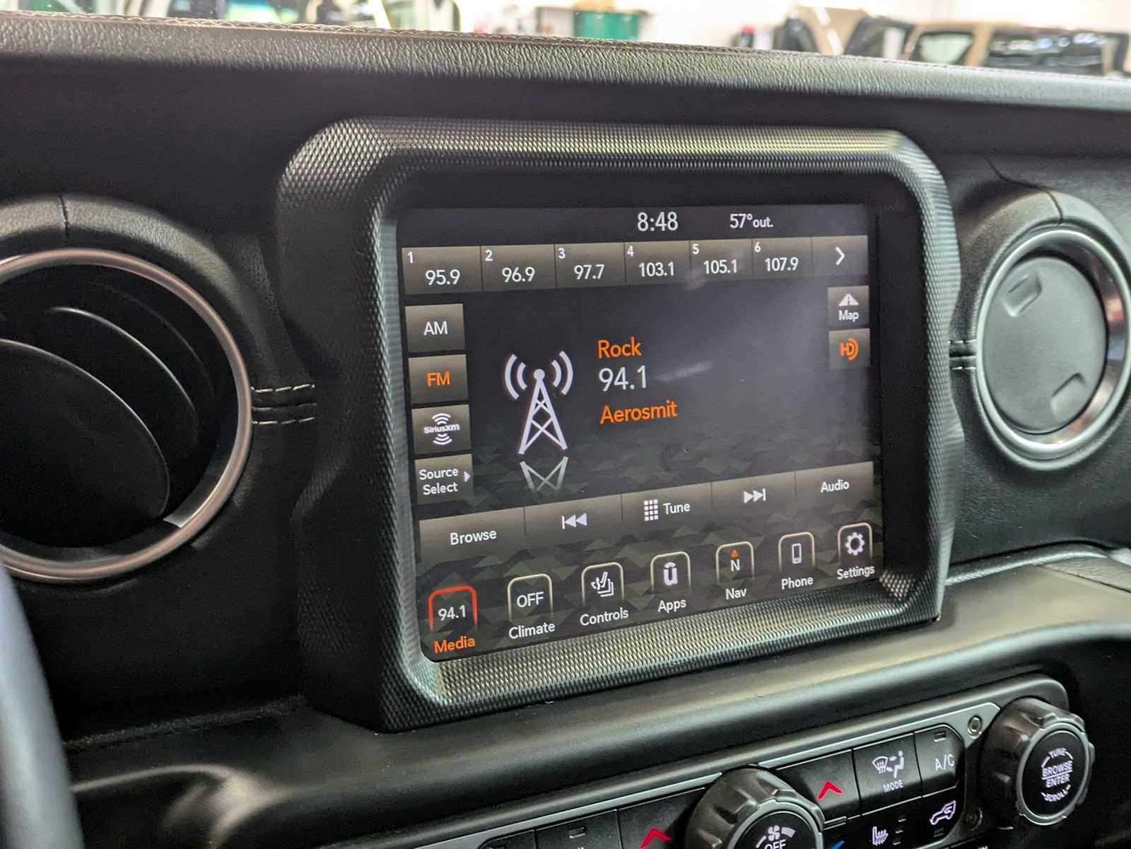 2021 Jeep Wrangler Sahara 30