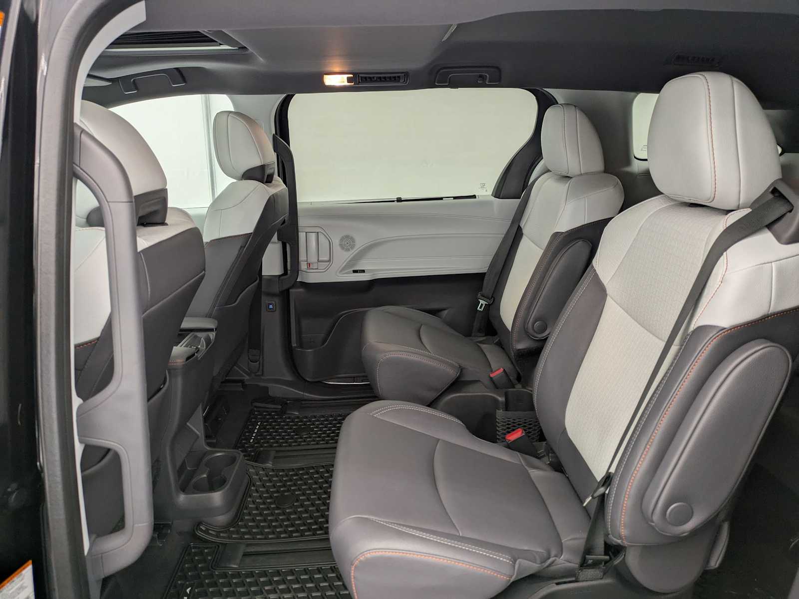 Thumbnail: 2024 Toyota Sienna - 19