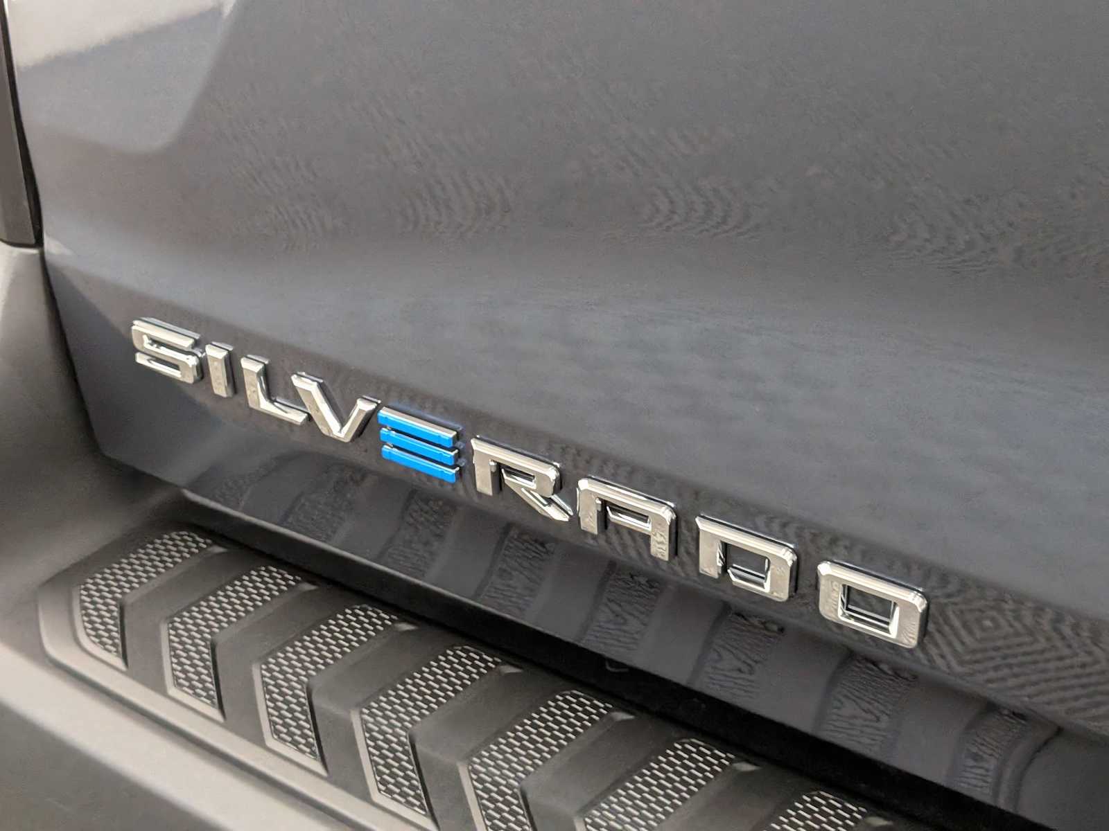 Thumbnail: 2026 Chevrolet Silverado EV - 12