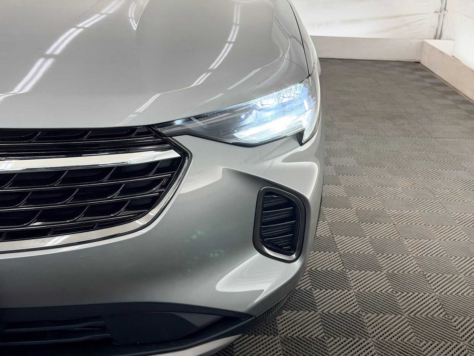 Thumbnail: 2023 Buick Envision - 10