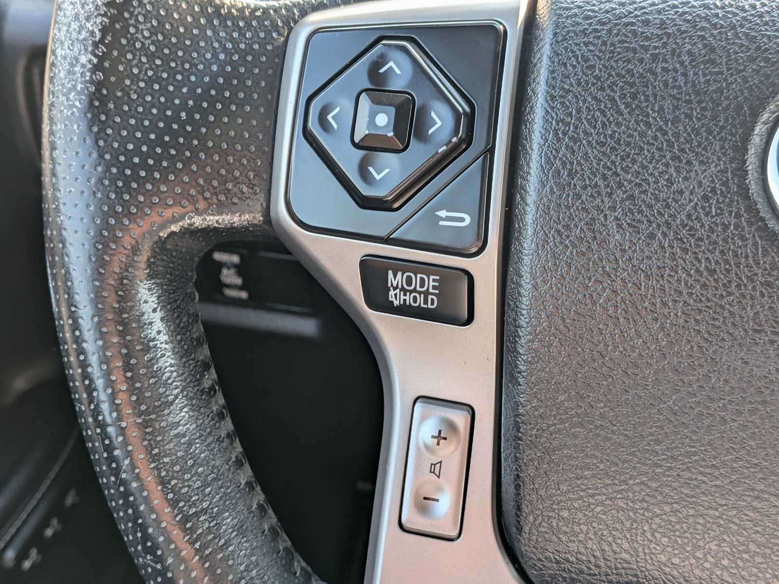 Thumbnail: 2016 Toyota 4Runner - 24