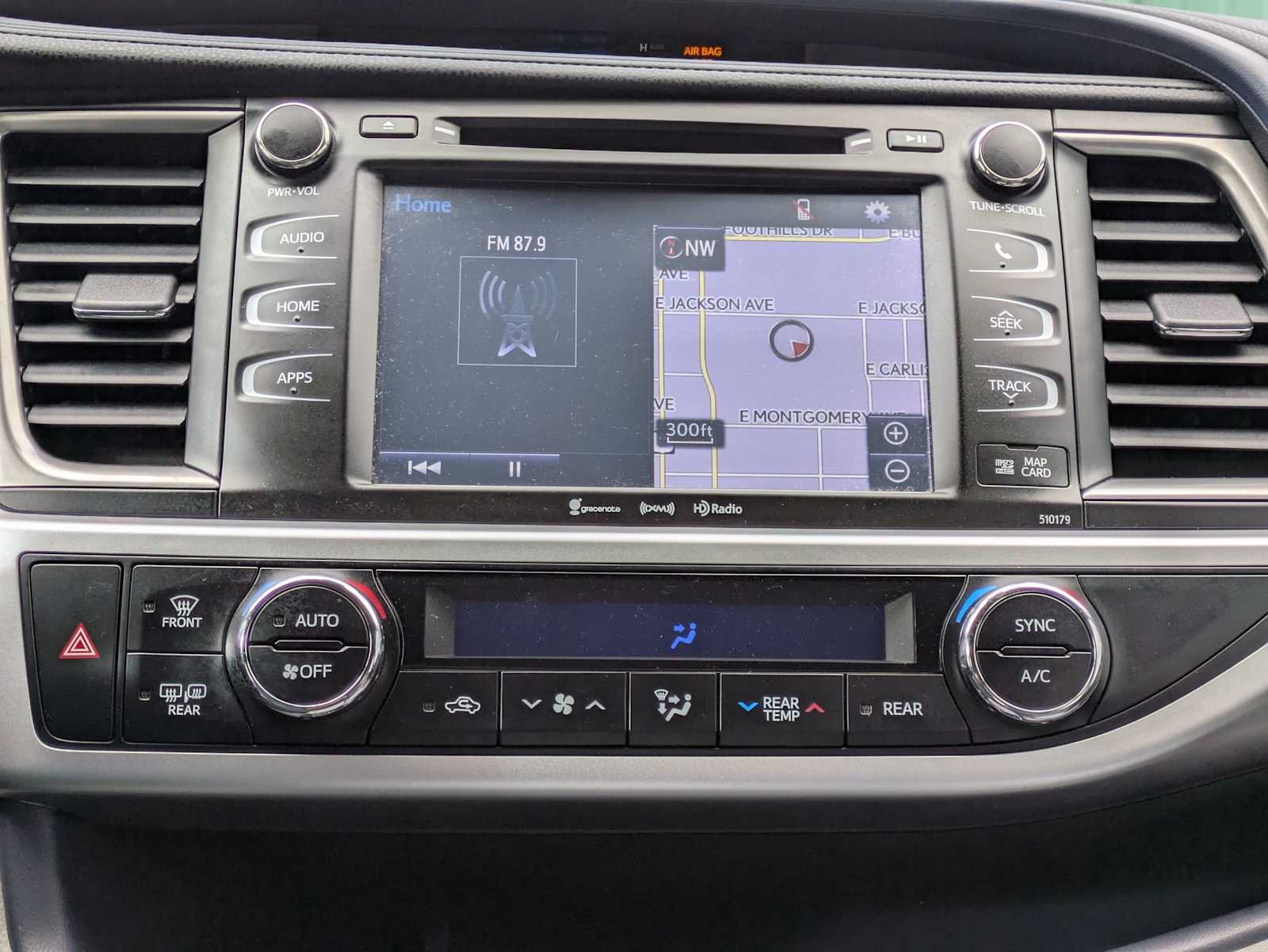 Thumbnail: 2018 Toyota Highlander - 28