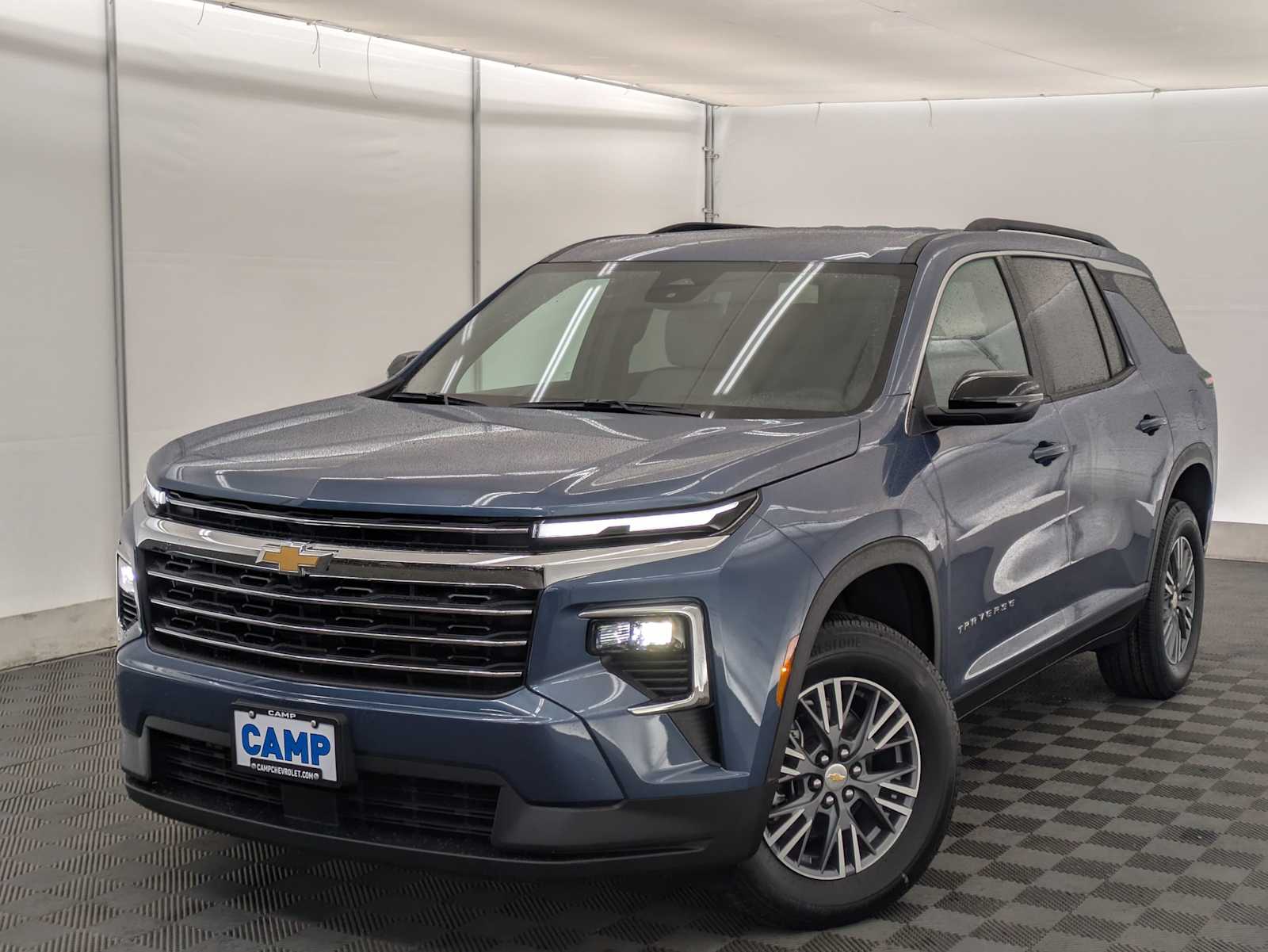 2025 Chevrolet Traverse LT Hero Image