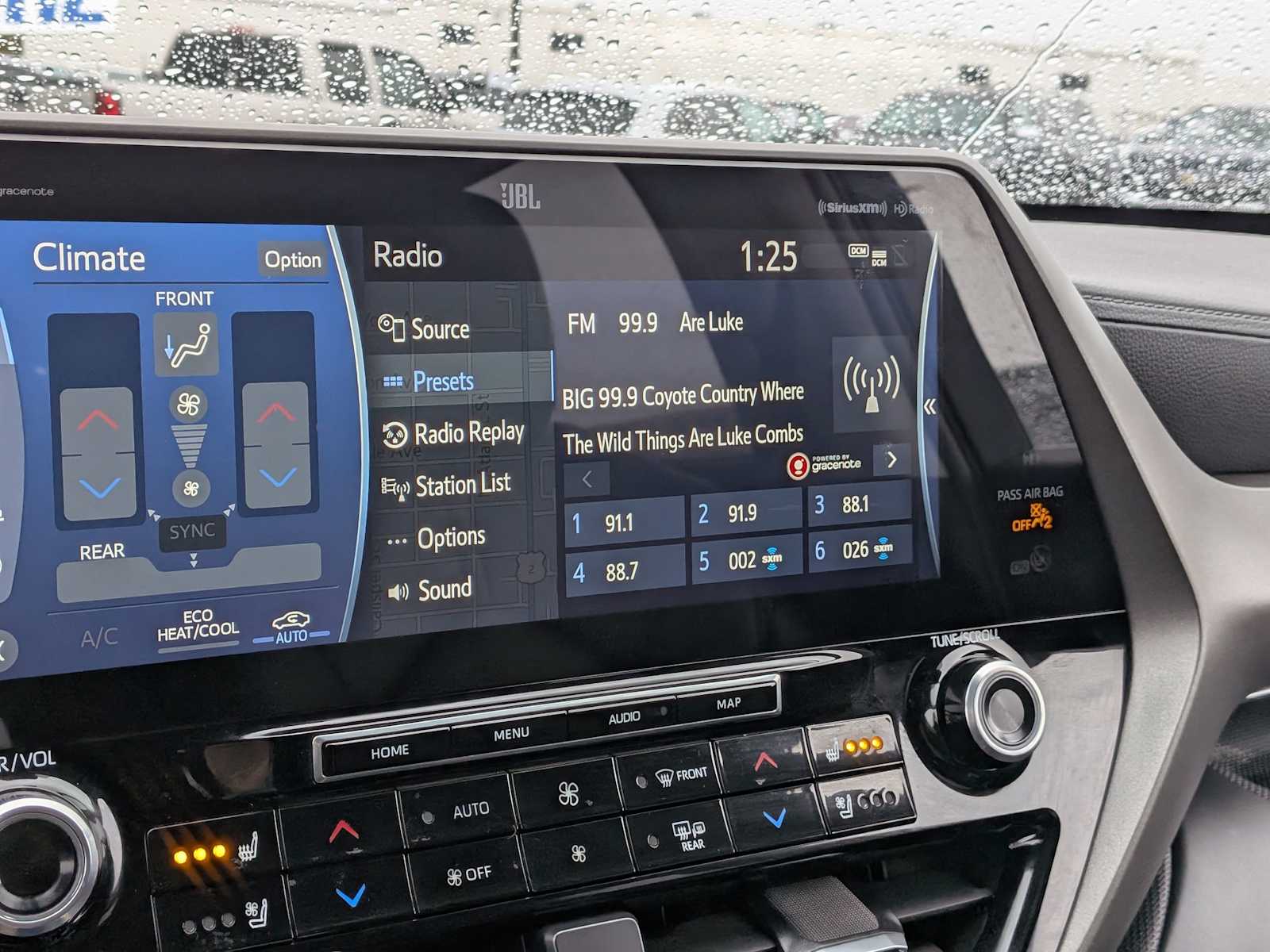 Thumbnail: 2021 Toyota Highlander - 32