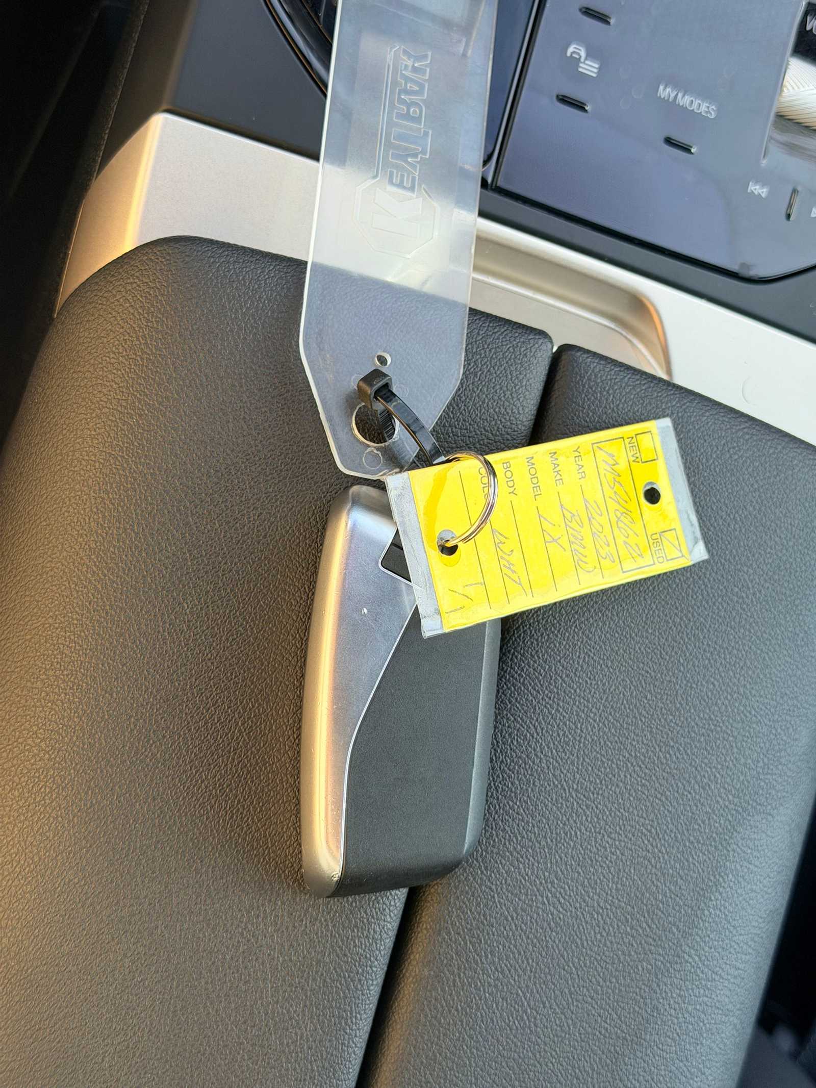 Thumbnail: 2023 BMW iX - 34