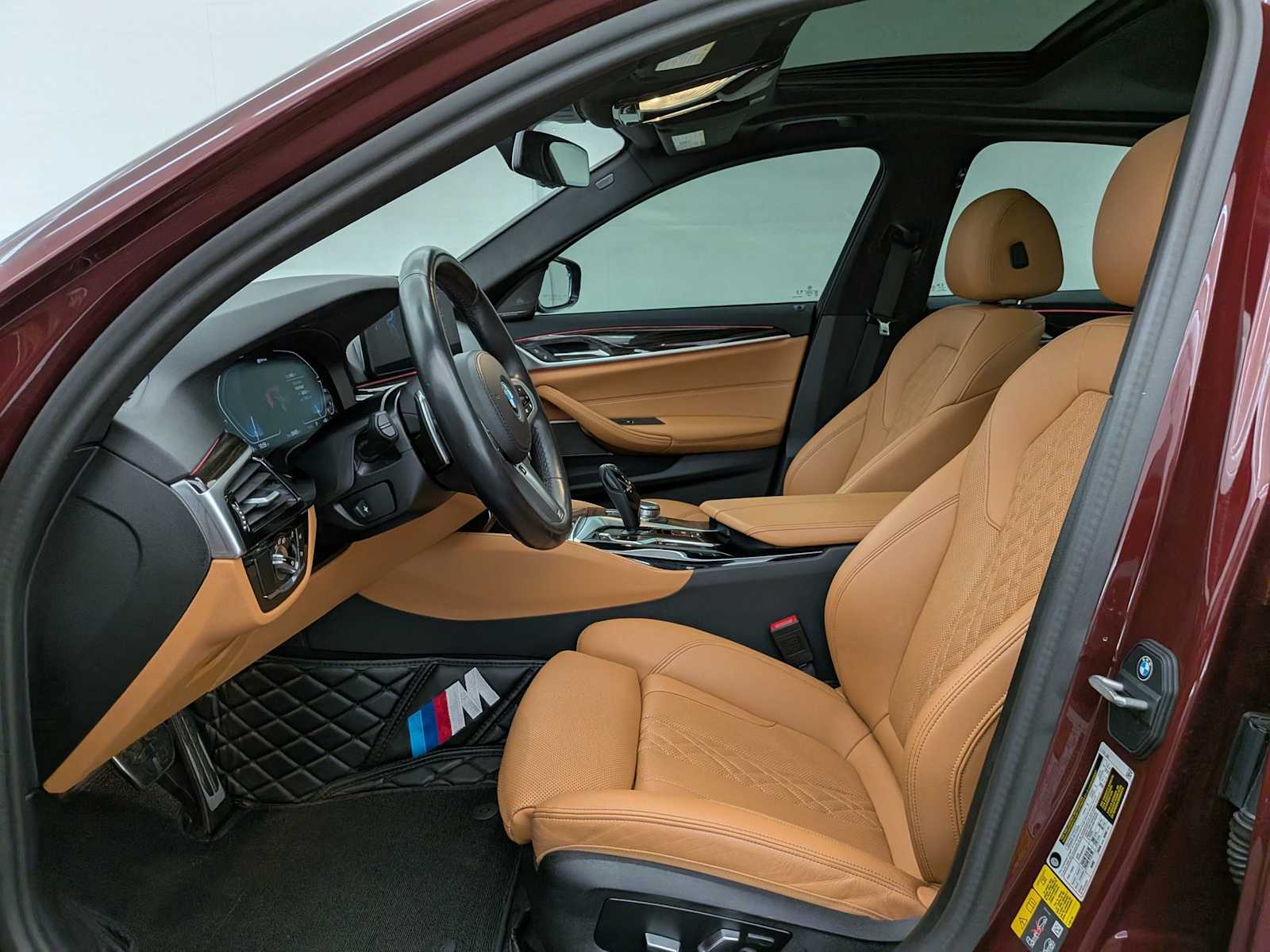 Thumbnail: 2023 BMW 5 Series - 16