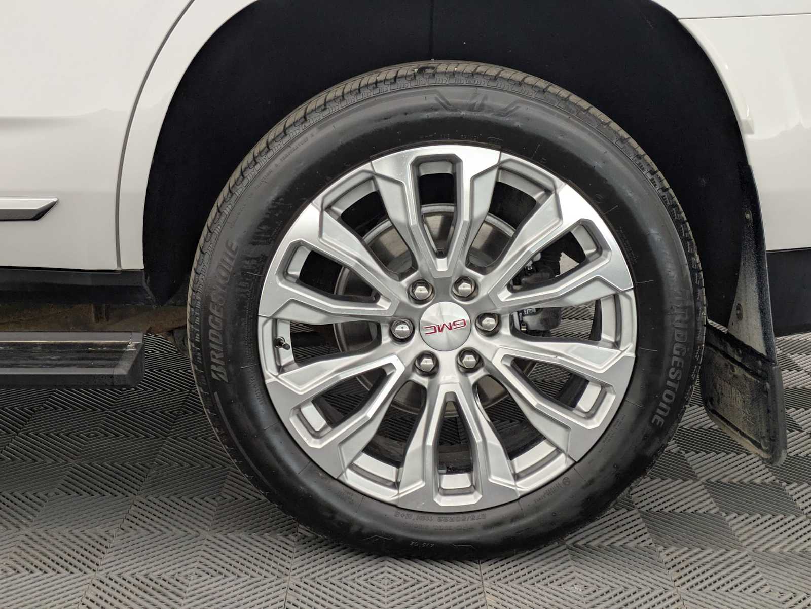 Thumbnail: 2024 GMC Yukon - 16