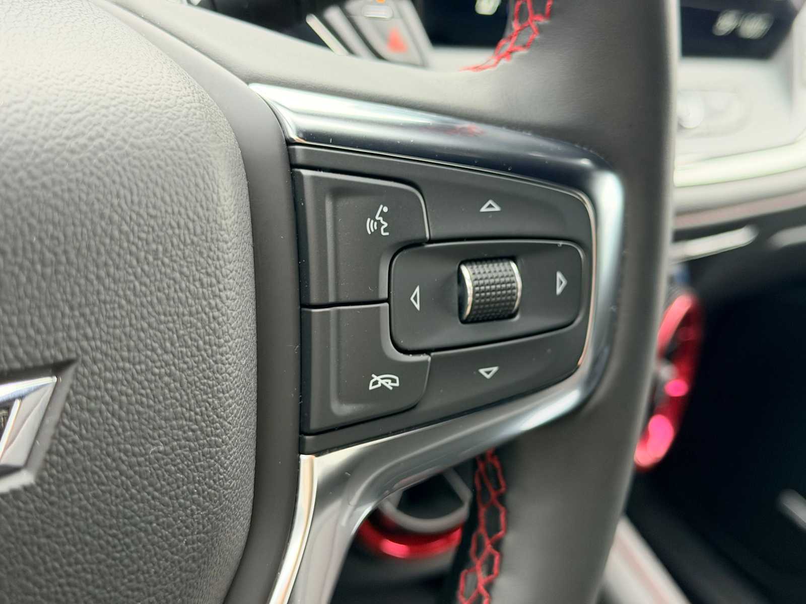 Thumbnail: 2025 Chevrolet Blazer - 25