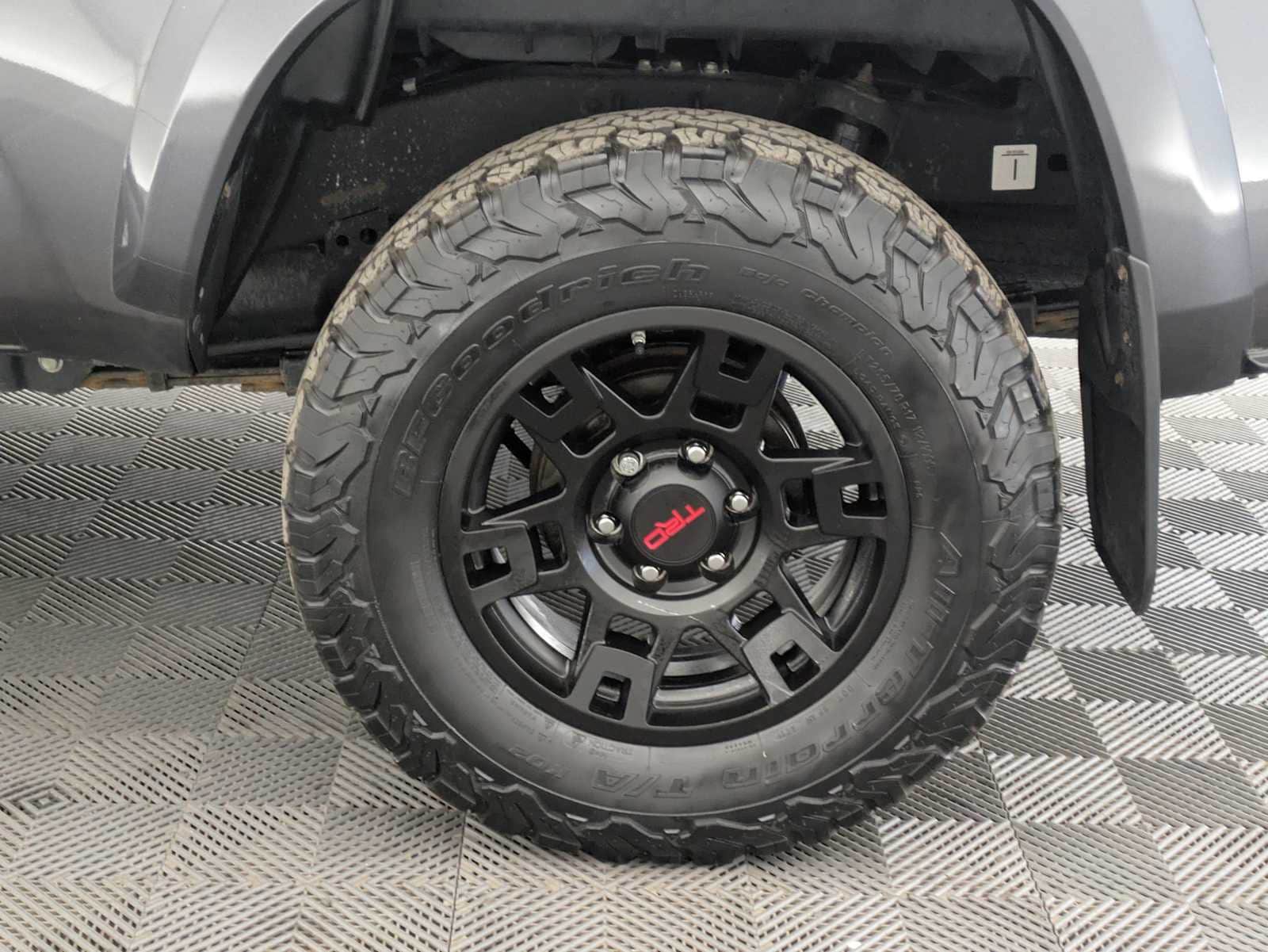 2020 Toyota Tacoma TRD Sport 16