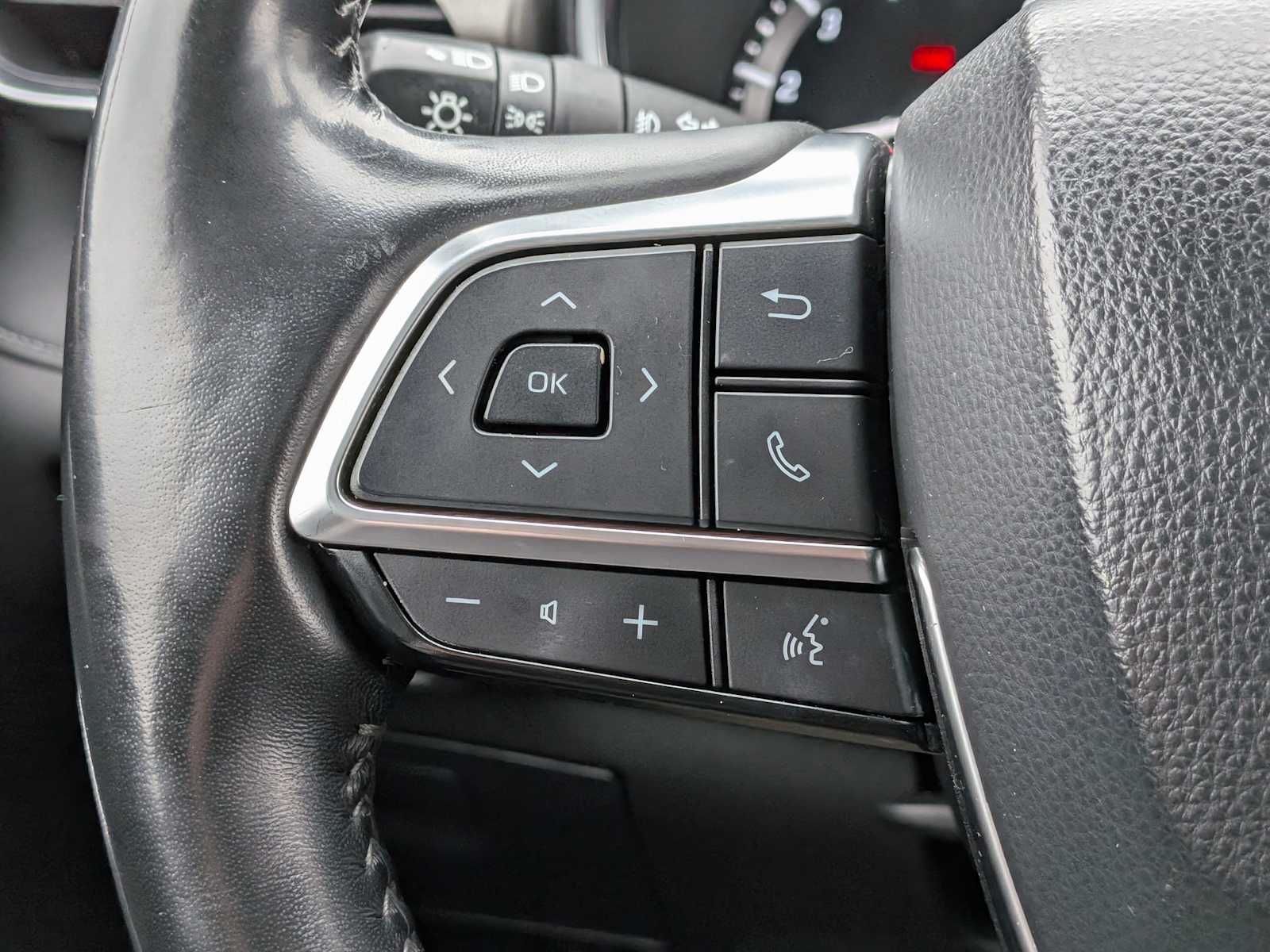 Thumbnail: 2021 Toyota Highlander - 25