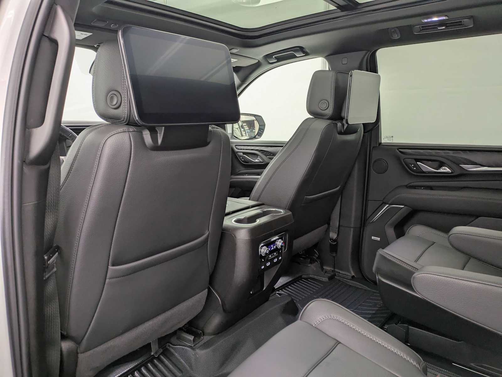 Thumbnail: 2024 GMC Yukon - 21