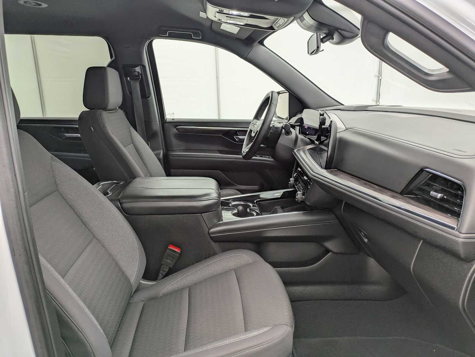 Thumbnail: 2025 Chevrolet Suburban - 20