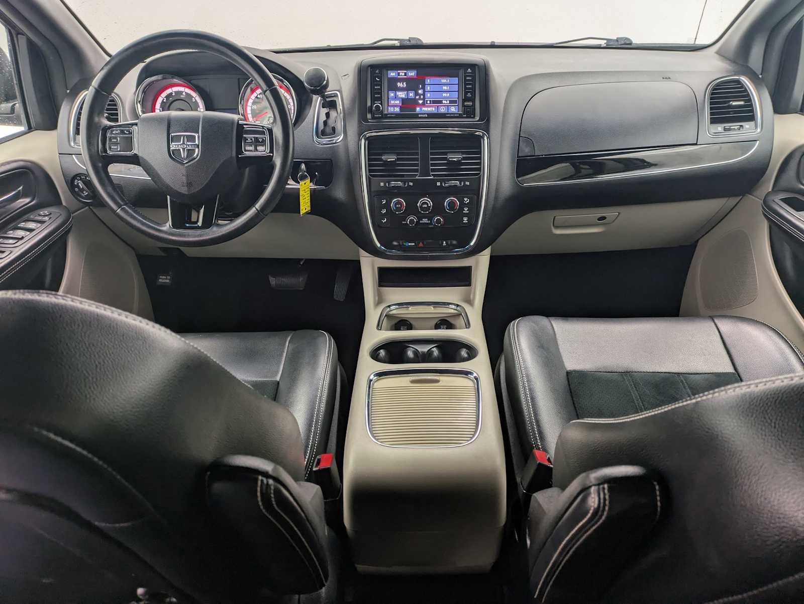 Thumbnail: 2017 Dodge Grand Caravan - 15