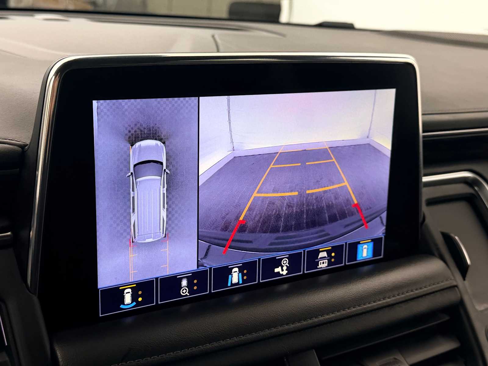 Thumbnail: 2021 Chevrolet Tahoe - 28