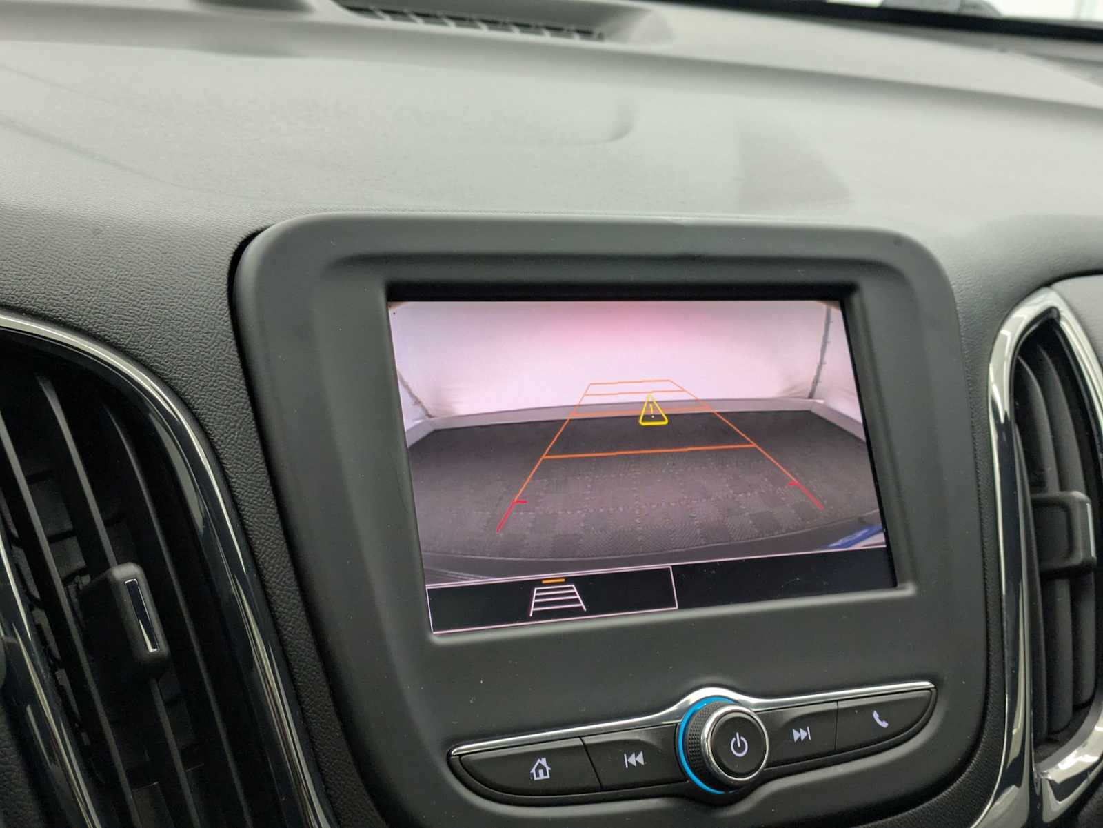 Thumbnail: 2022 Chevrolet Equinox - 30