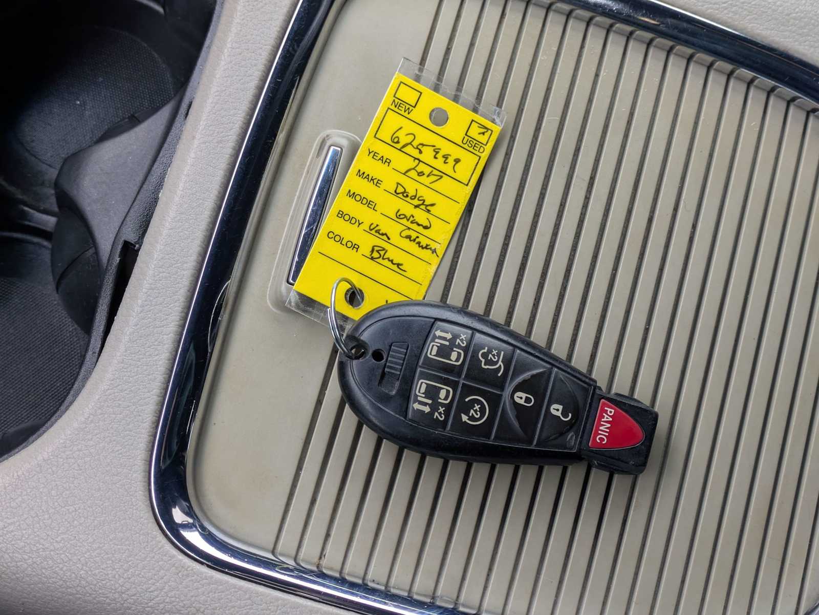 Thumbnail: 2017 Dodge Grand Caravan - 32