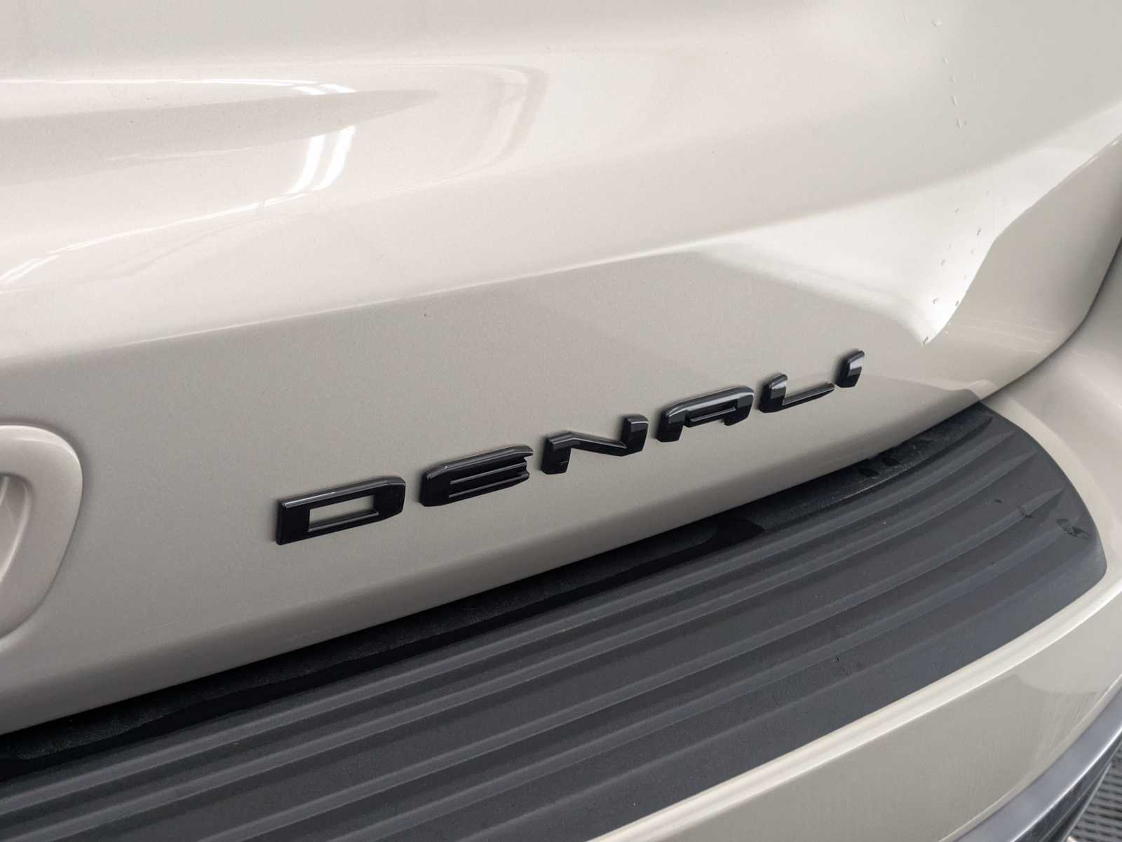 Thumbnail: 2023 GMC Yukon - 15