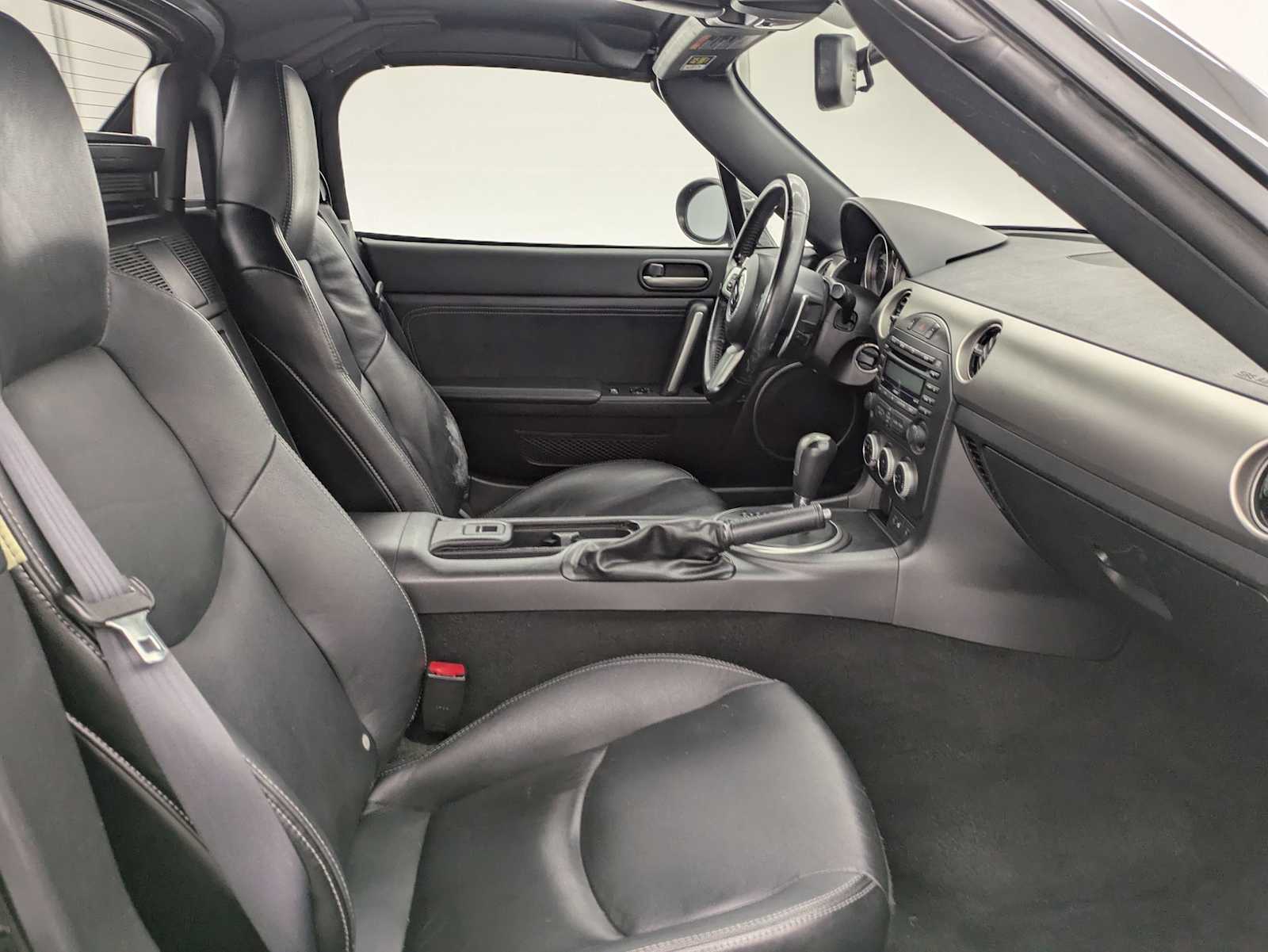 Thumbnail: 2011 Mazda MX-5 Miata - 16