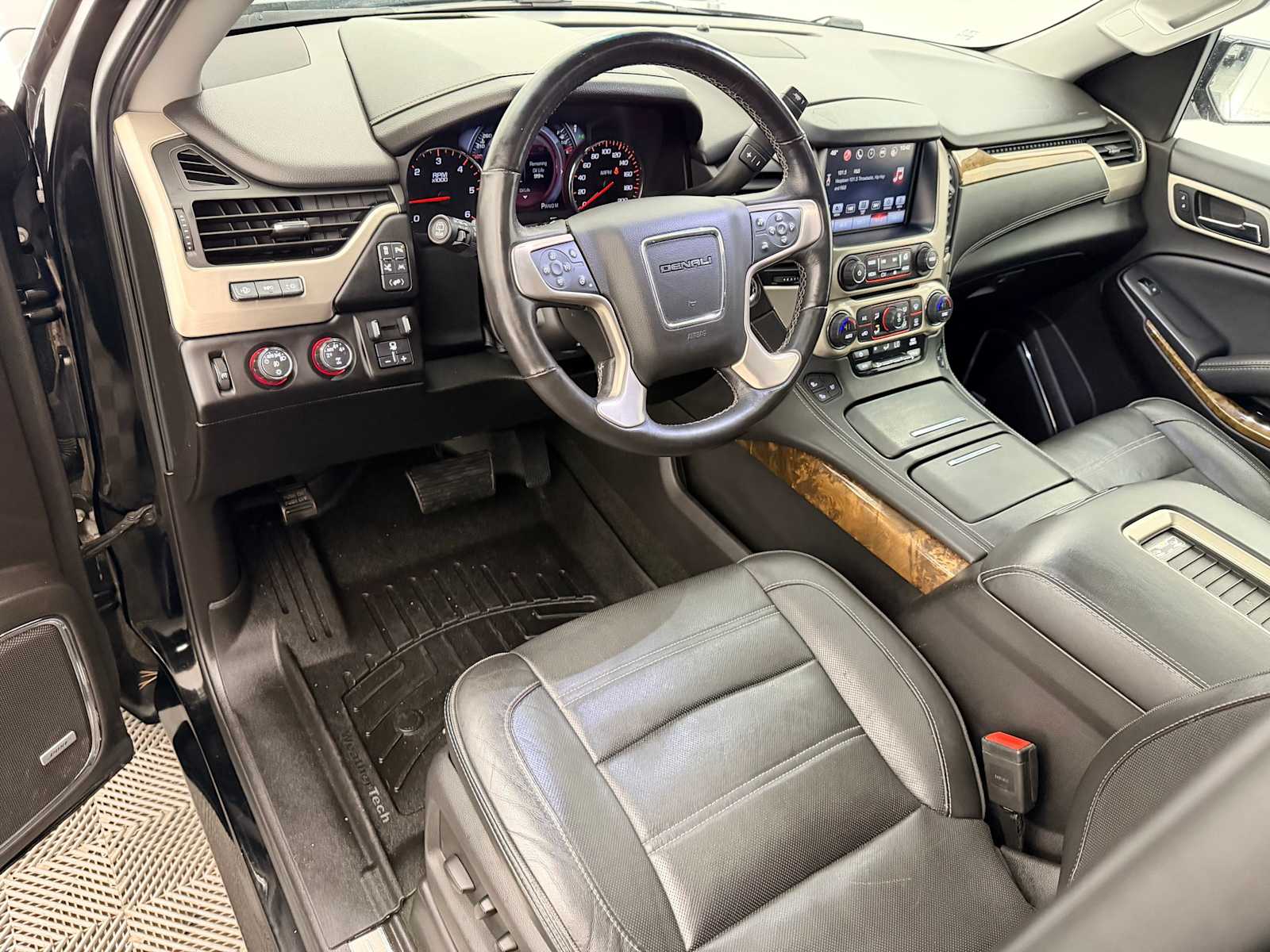 Thumbnail: 2016 GMC Yukon XL - 2