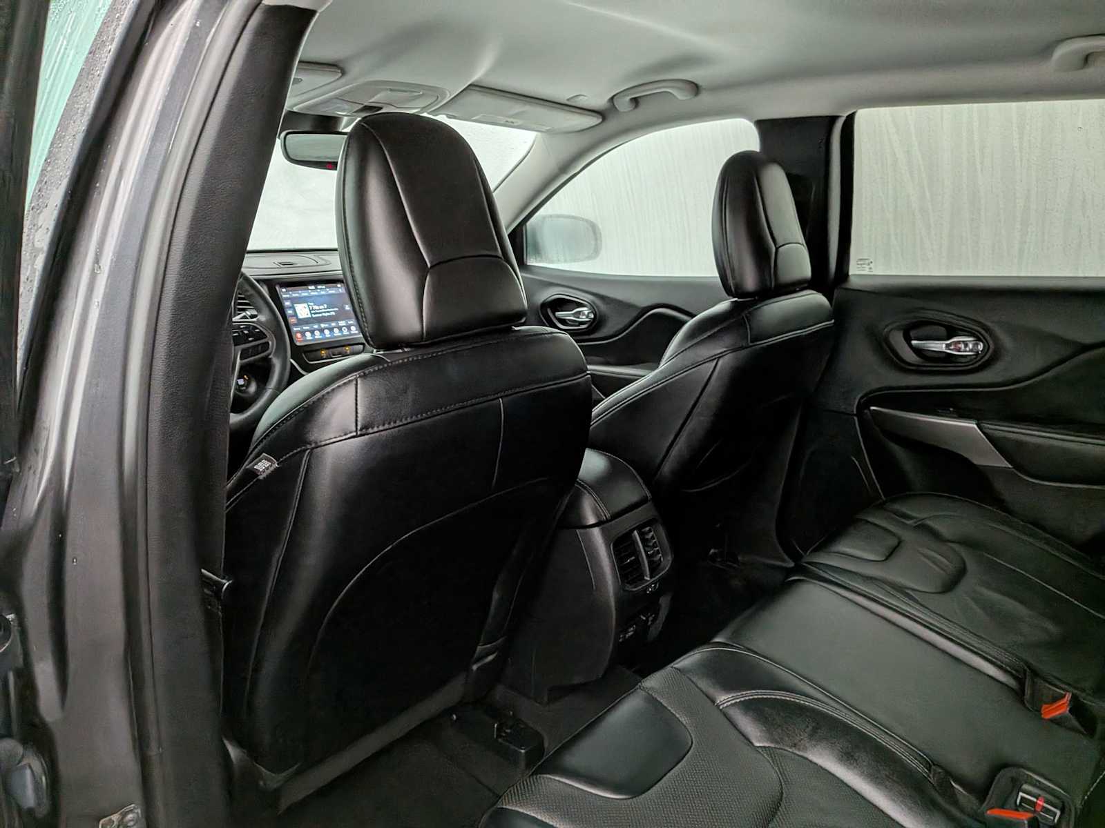 Thumbnail: 2022 Jeep Cherokee - 19