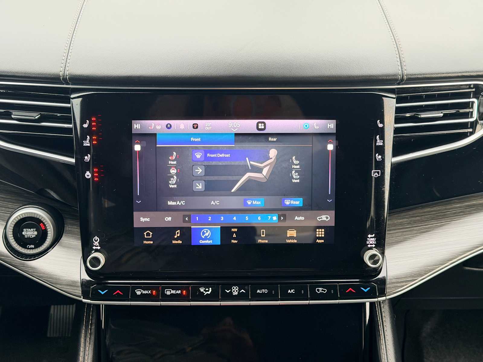 Thumbnail: 2023 Jeep Wagoneer - 28