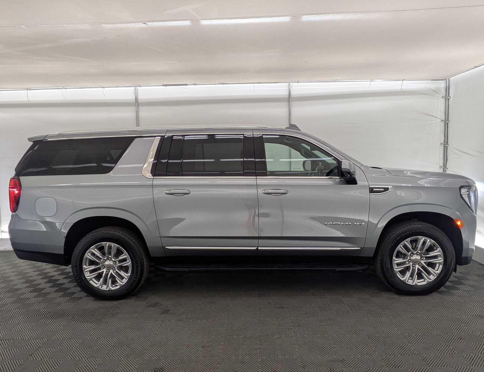 Thumbnail: 2024 GMC Yukon XL - 7