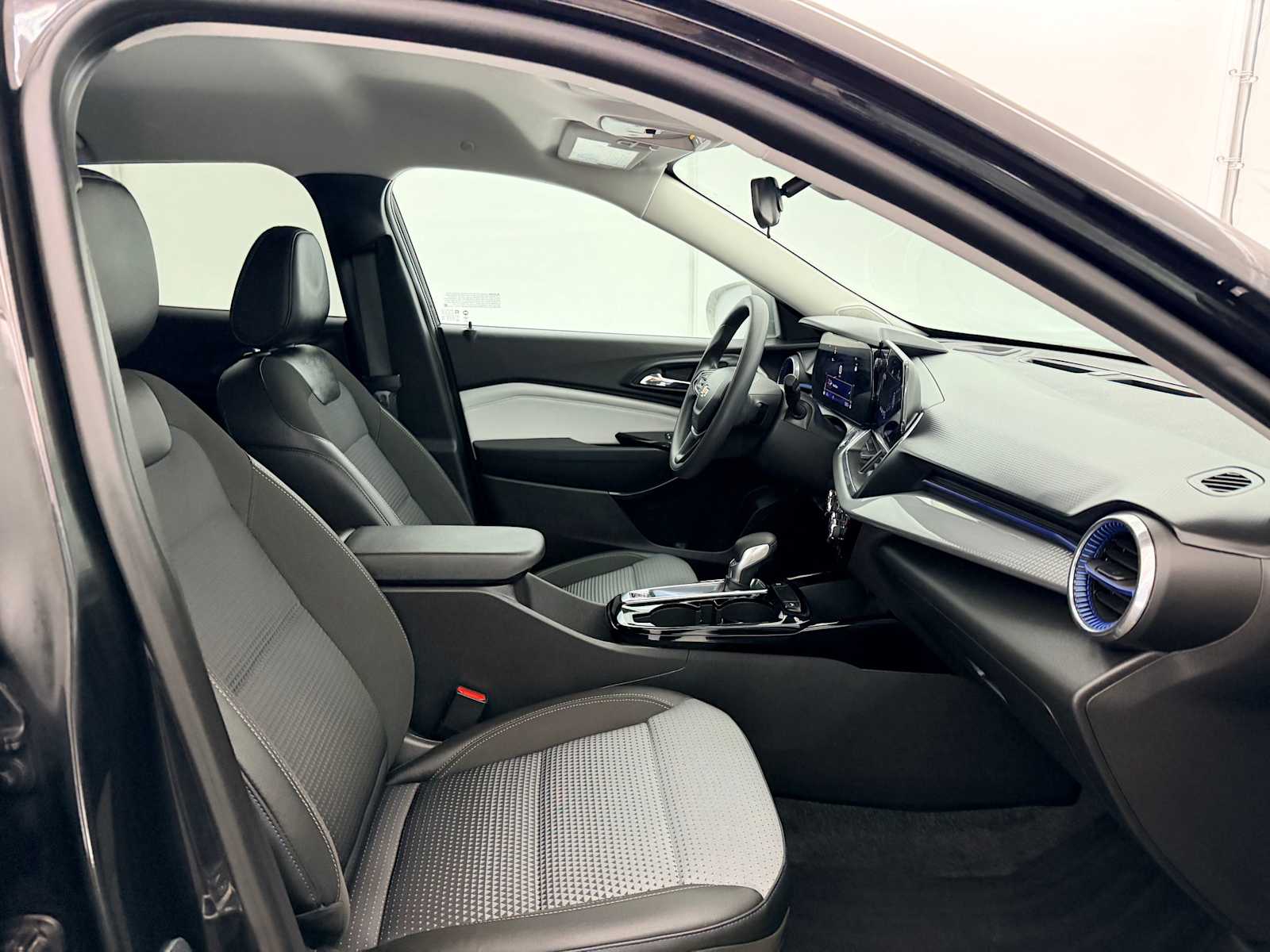 Thumbnail: 2024 Chevrolet Trax - 22