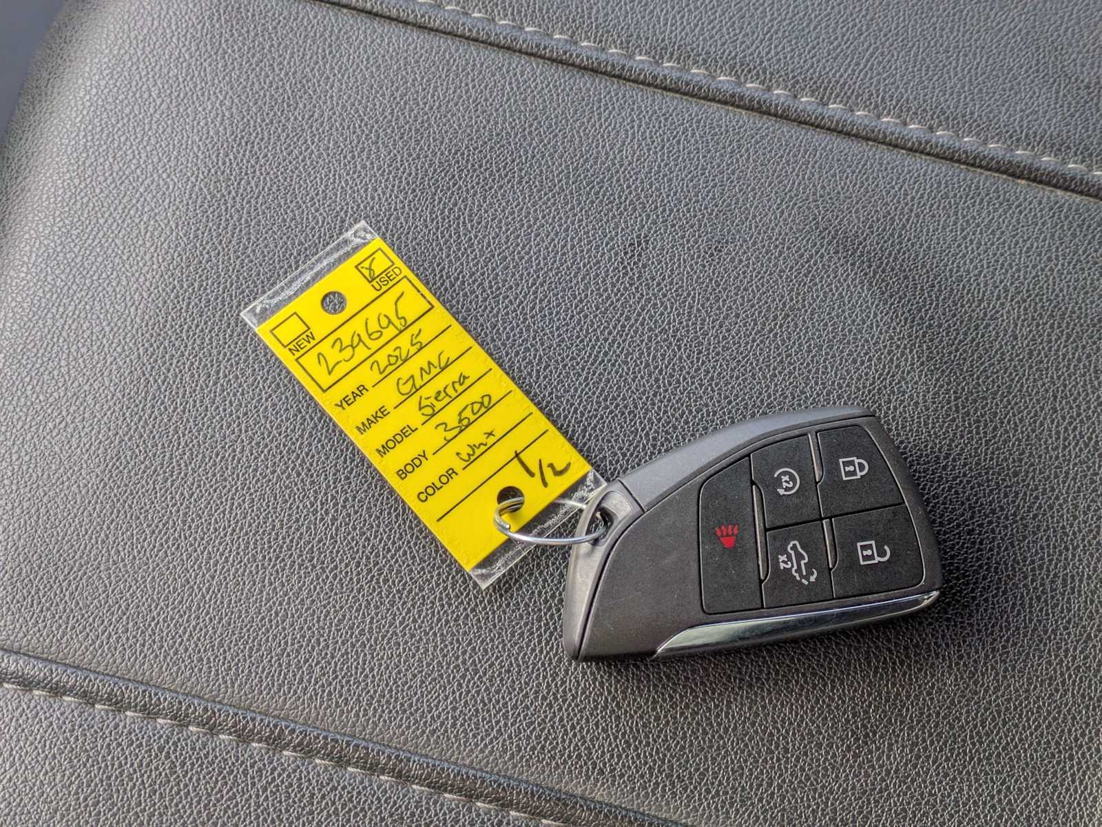 Thumbnail: 2025 GMC Sierra 3500 - 34