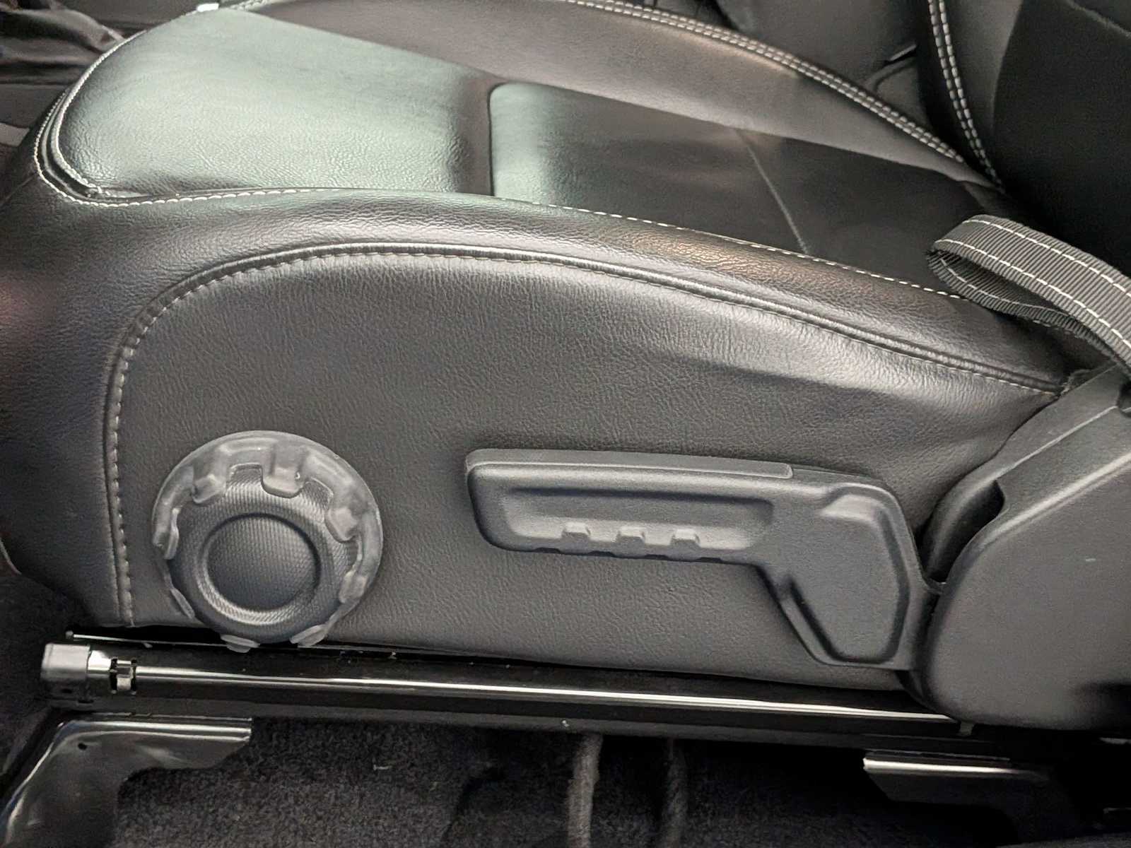 Thumbnail: 2021 Jeep Wrangler - 18