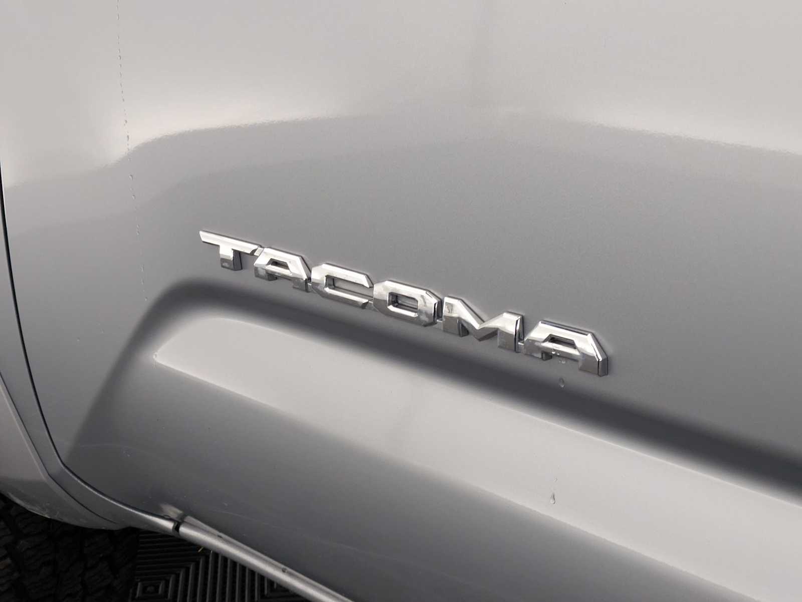 Thumbnail: 2019 Toyota Tacoma - 11
