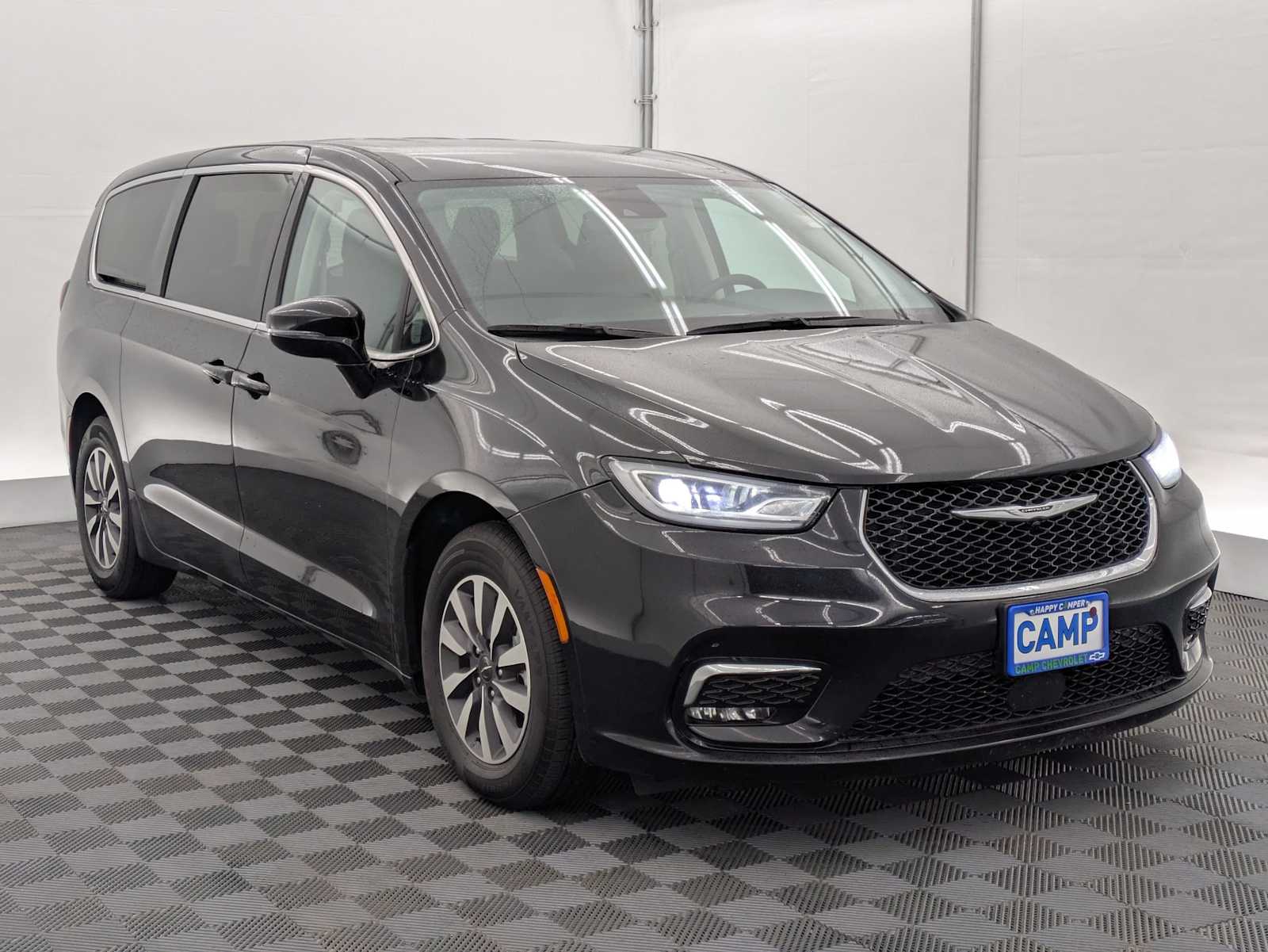 Thumbnail: 2024 Chrysler Pacifica - 8