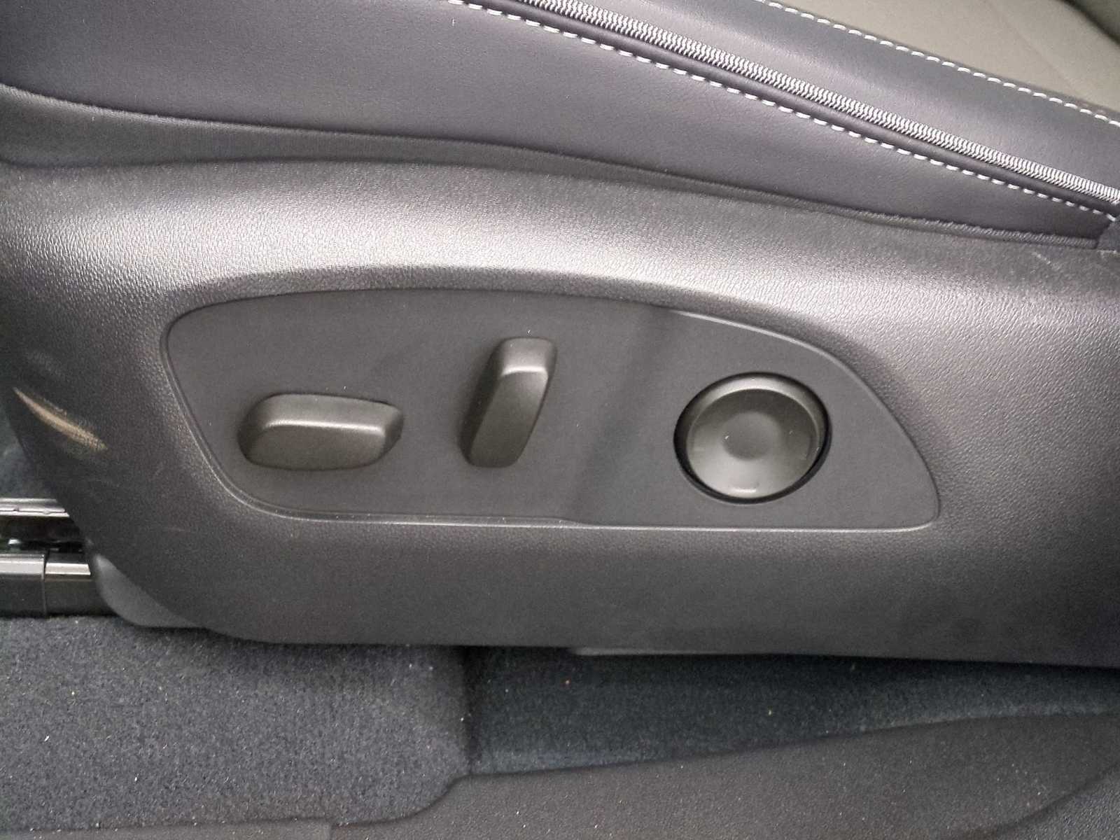 Thumbnail: 2026 Chevrolet Silverado EV - 16