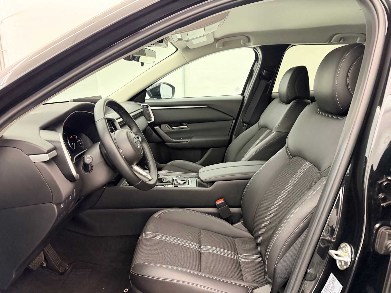 Thumbnail: 2025 Mazda CX-50 - 17