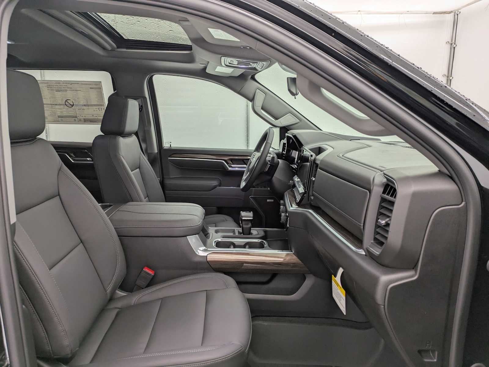 Thumbnail: 2026 Chevrolet Silverado 1500 - 24