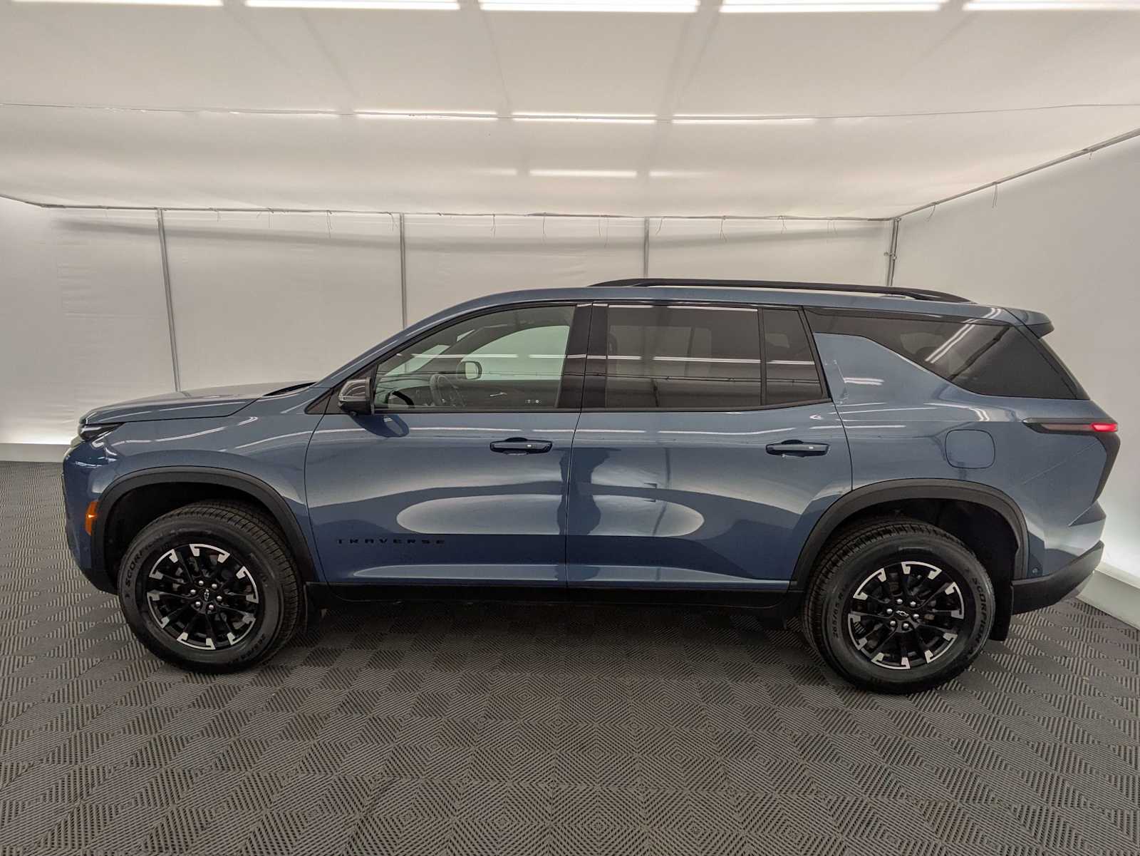 Thumbnail: 2024 Chevrolet Traverse - 3