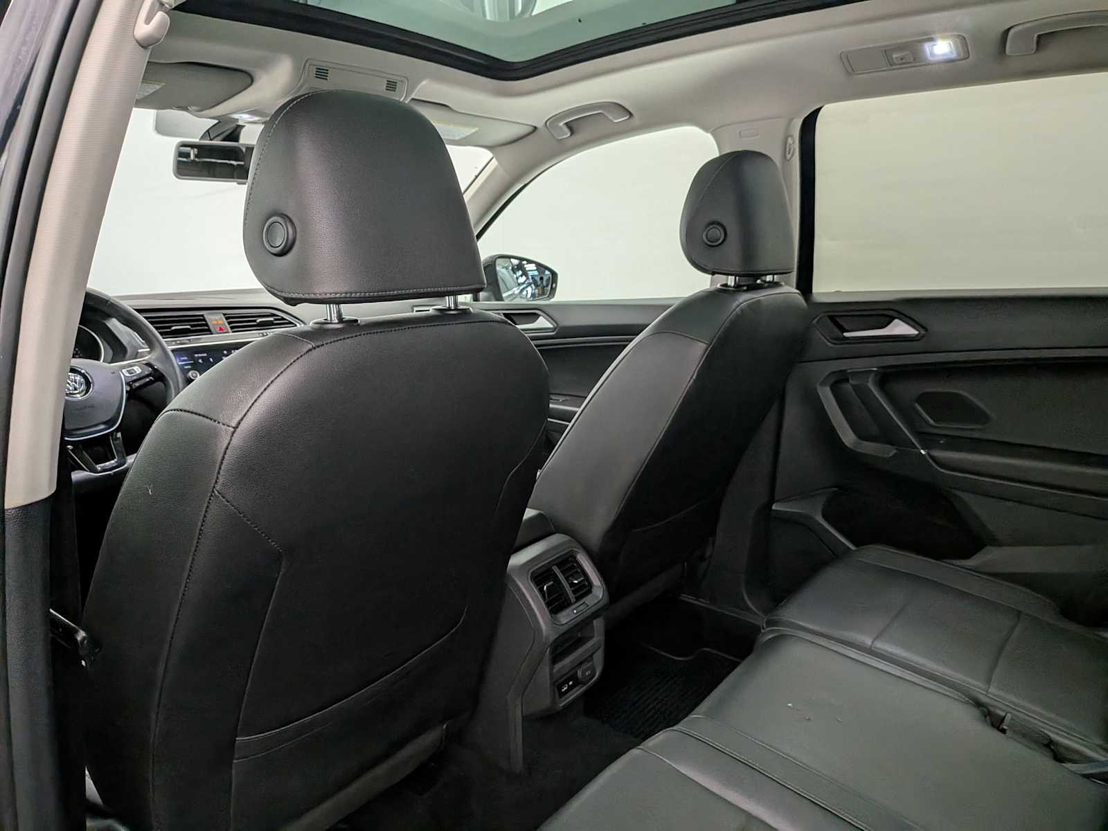 Thumbnail: 2020 Volkswagen Tiguan - 19