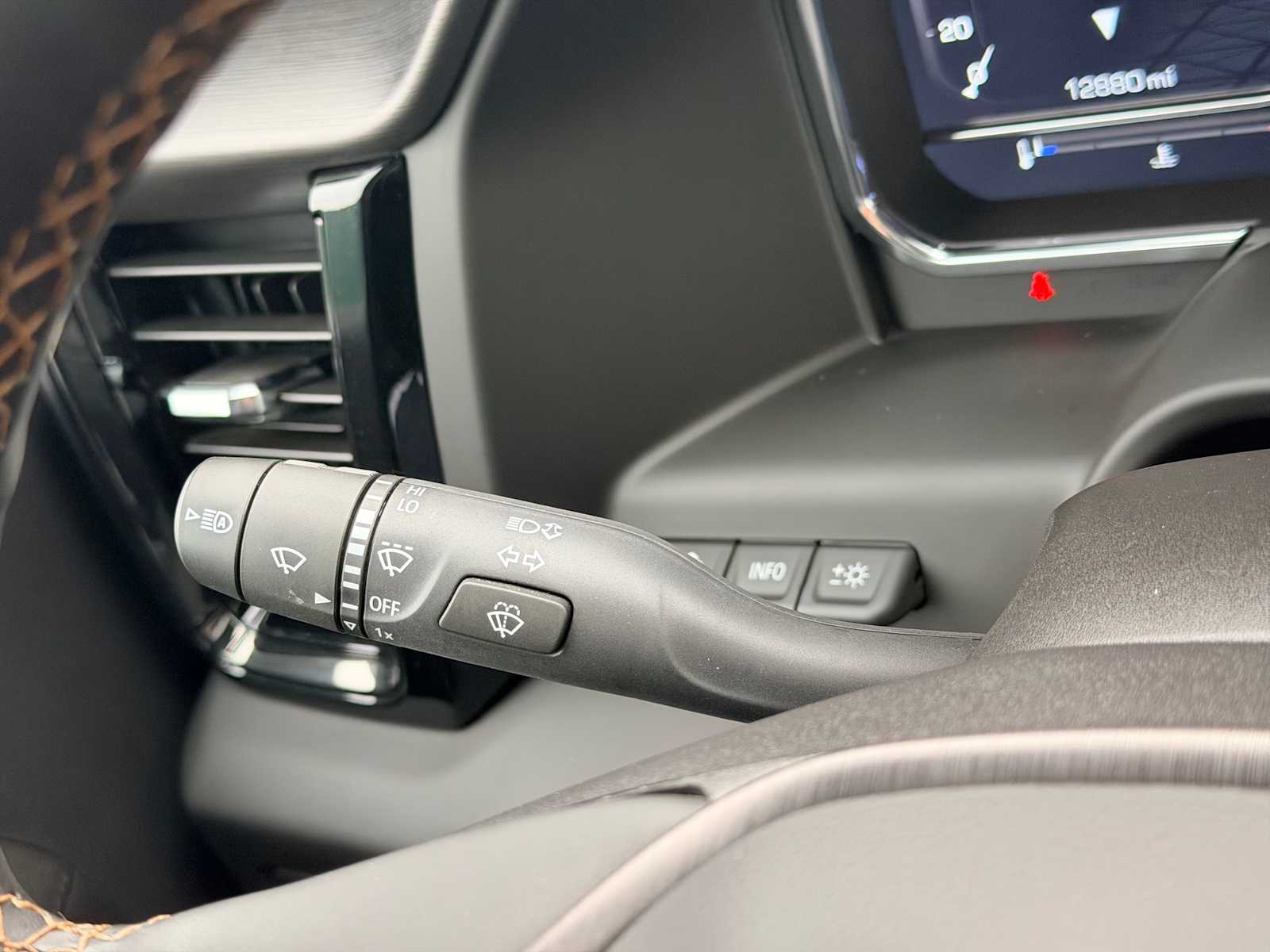 Thumbnail: 2025 GMC Sierra 2500 - 27