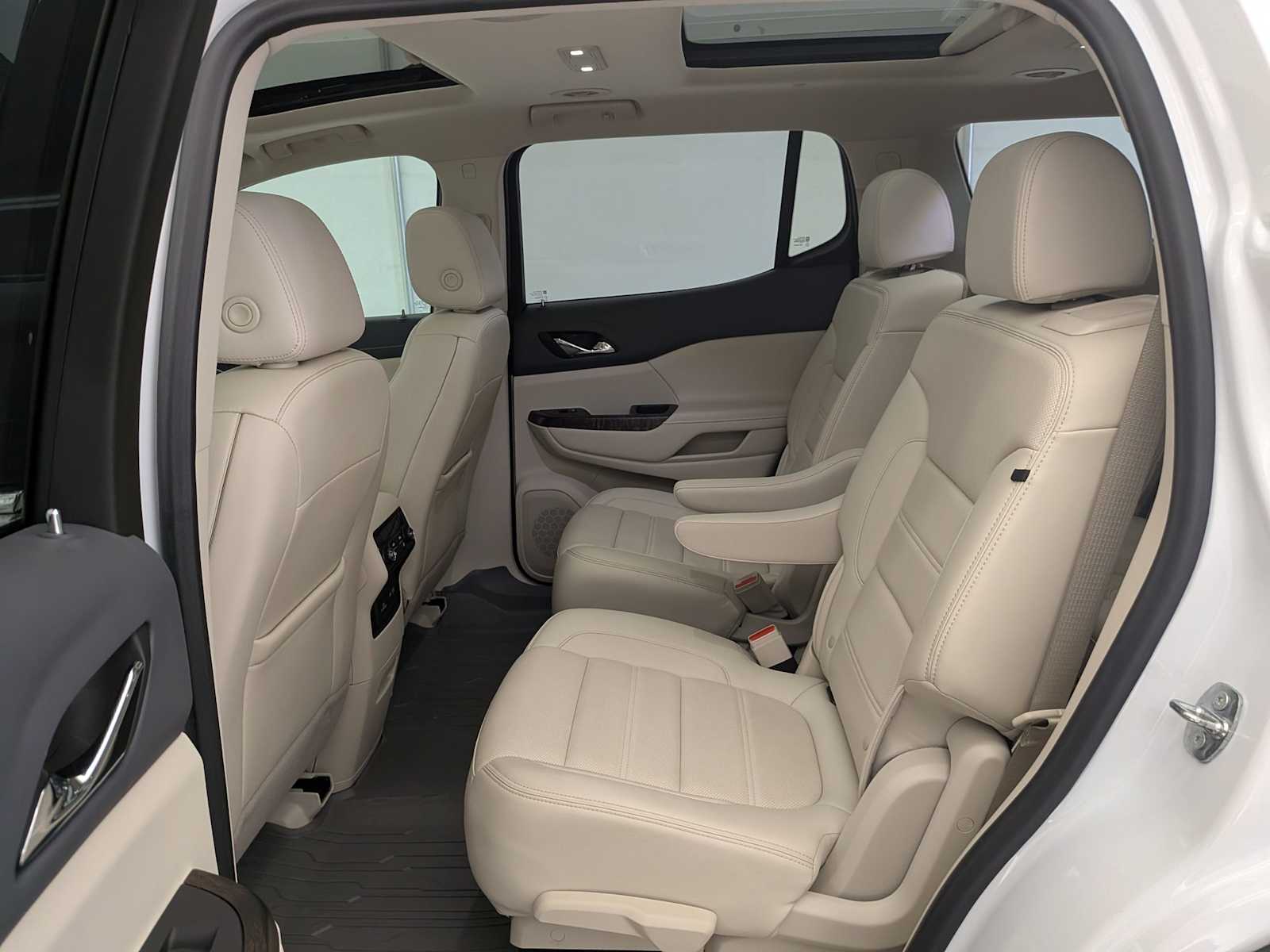 Thumbnail: 2021 GMC Acadia - 21