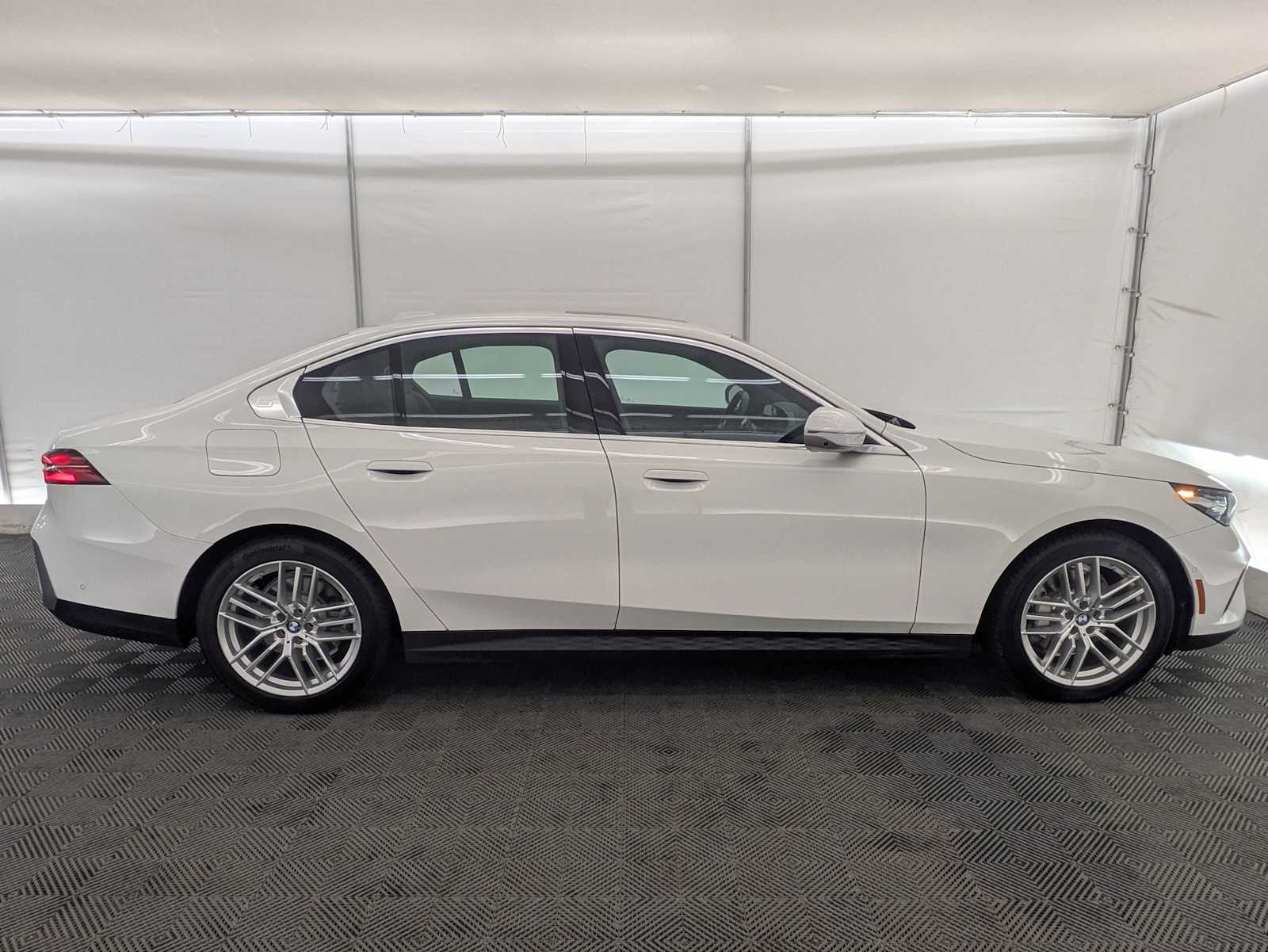 Thumbnail: 2025 BMW 5 Series - 7