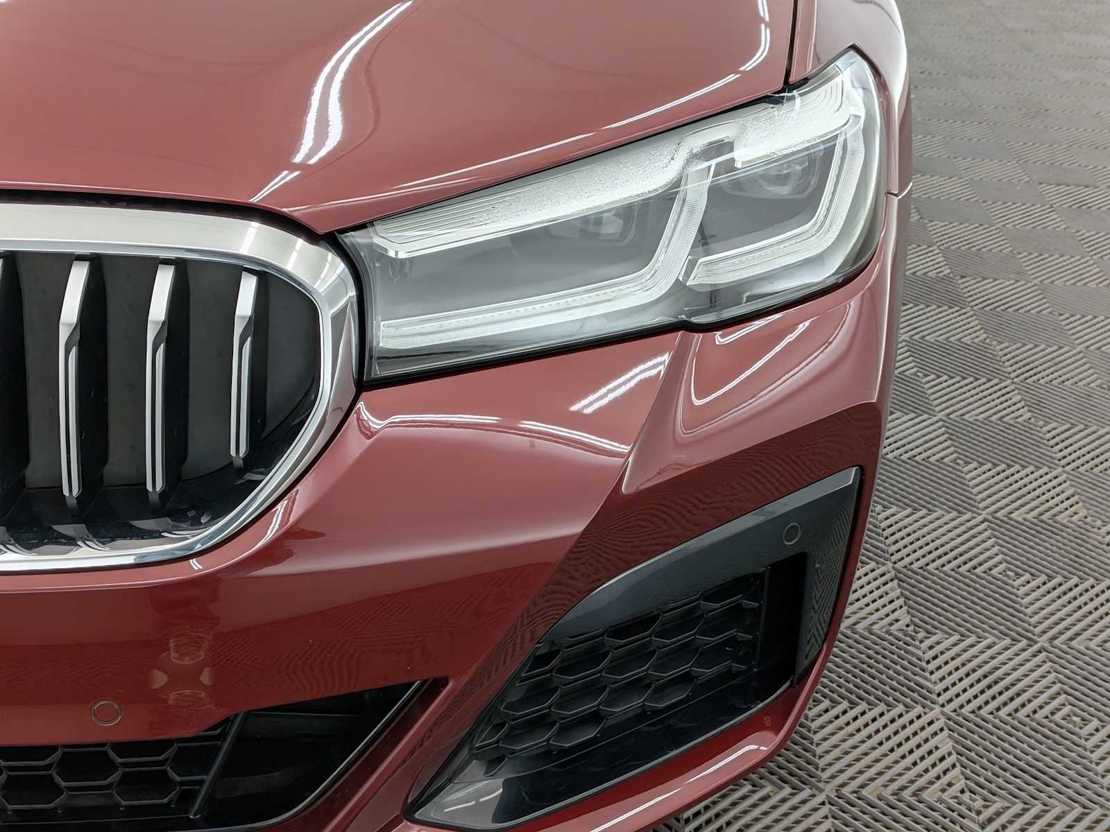 Thumbnail: 2023 BMW 5 Series - 10