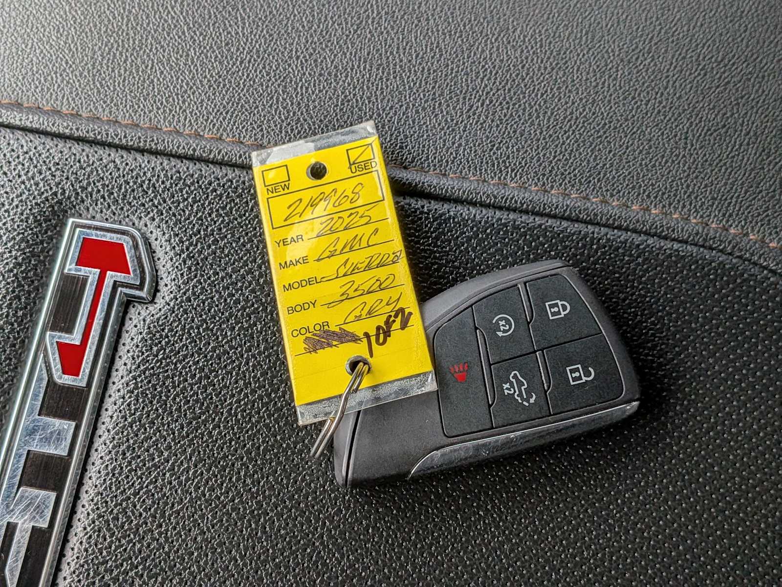 Thumbnail: 2025 GMC Sierra 3500 - 34