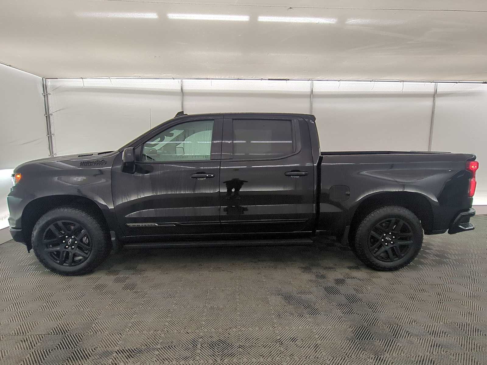 Thumbnail: 2025 Chevrolet Silverado 1500 - 3