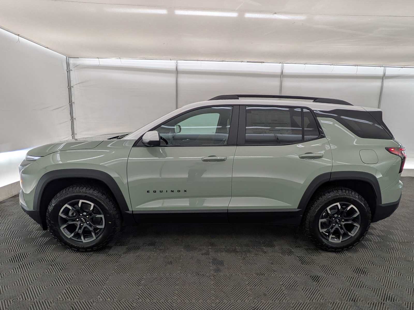 Thumbnail: 2026 Chevrolet Equinox - 3