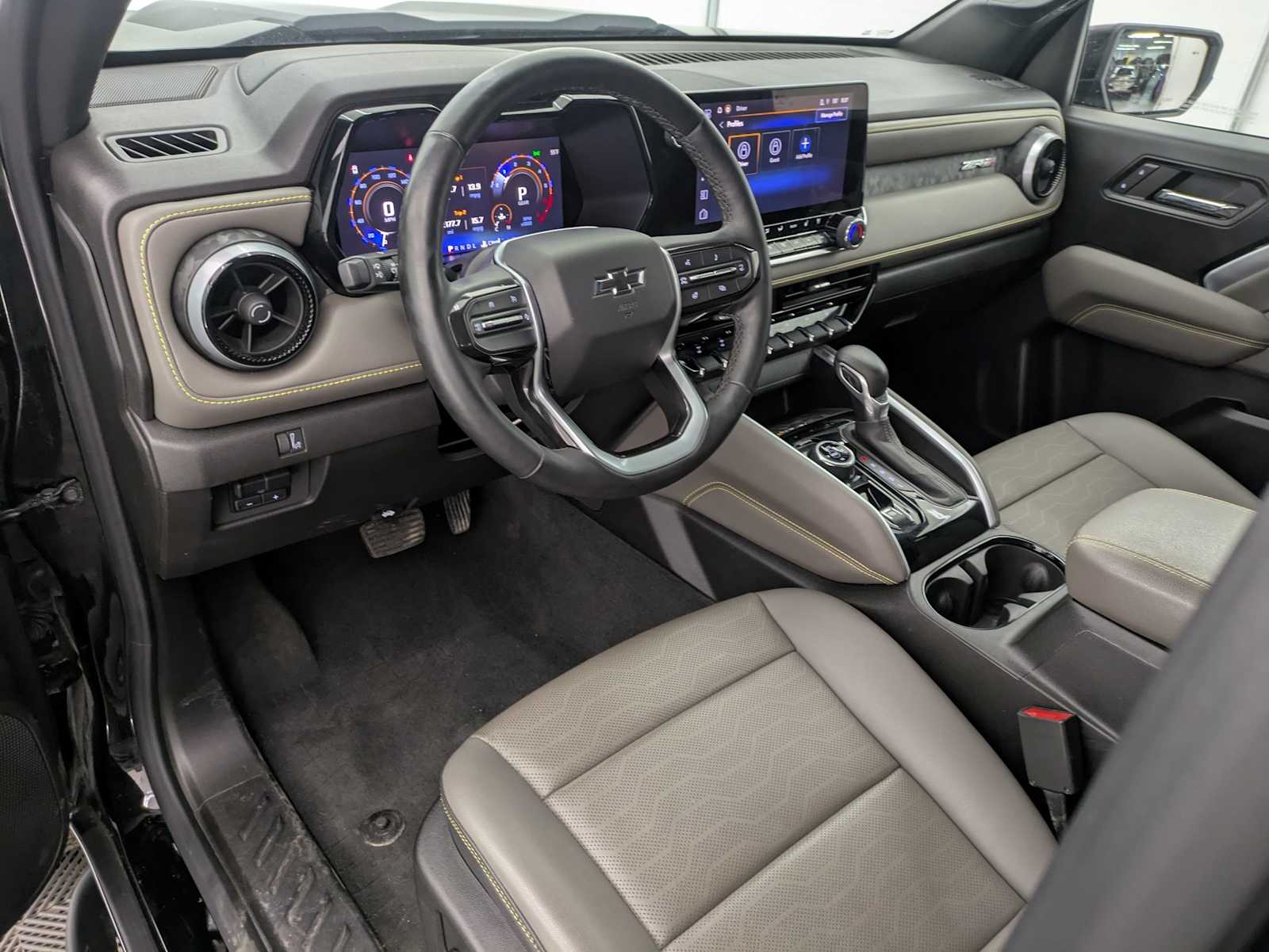 2023 Chevrolet Colorado ZR2 photo 2
