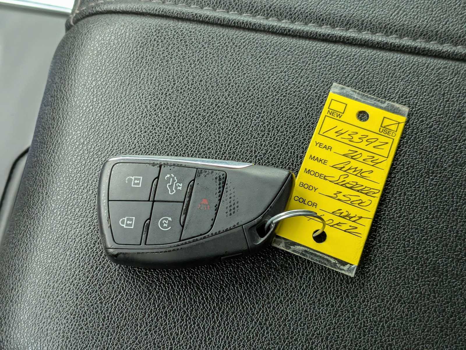 Thumbnail: 2024 GMC Sierra 3500 - 34