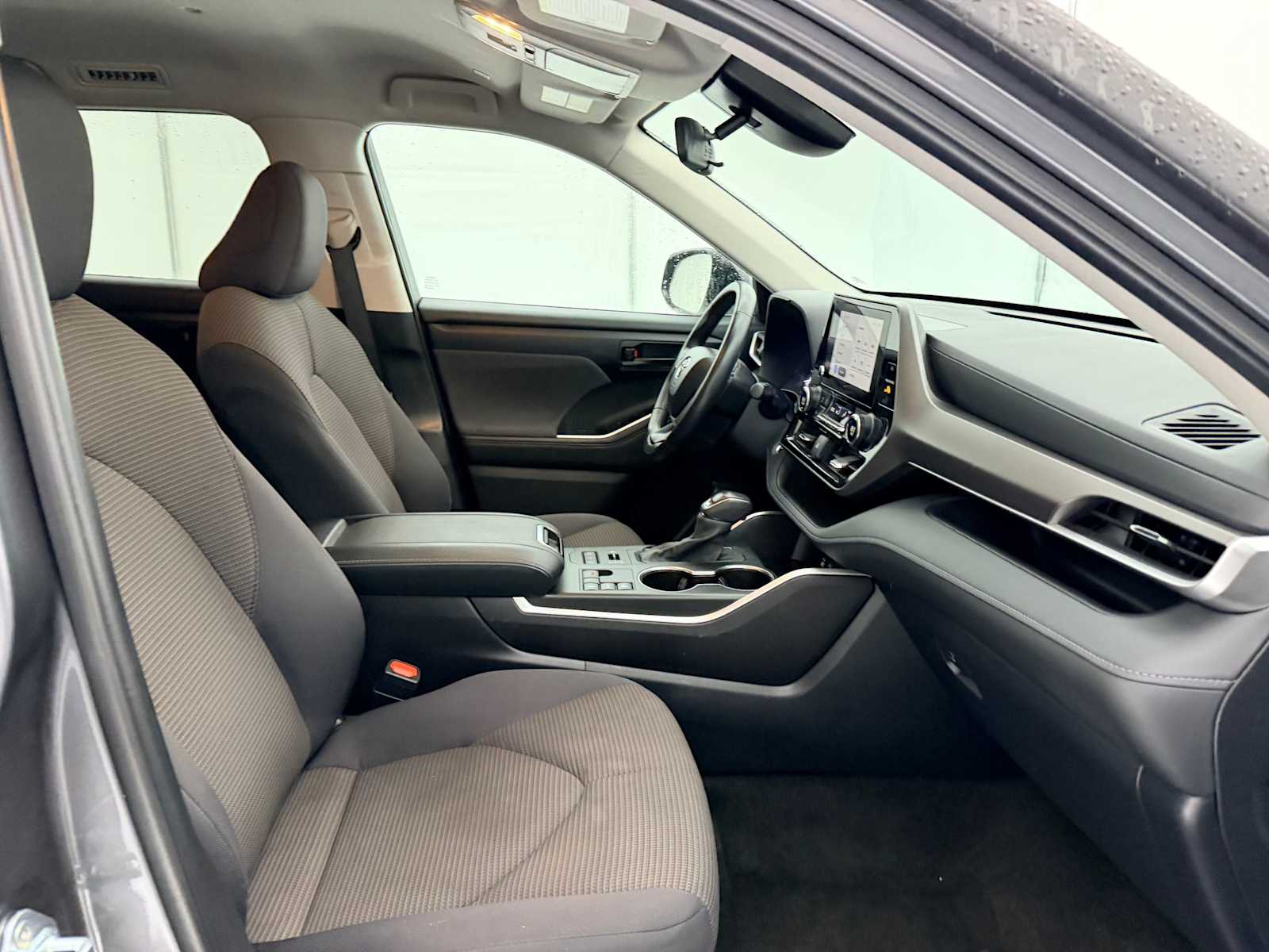 Thumbnail: 2024 Toyota Highlander - 21